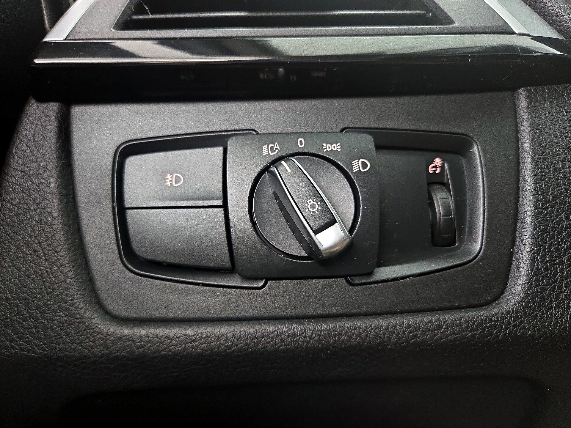 Thumbnail: 2017 BMW 3 Series - 13