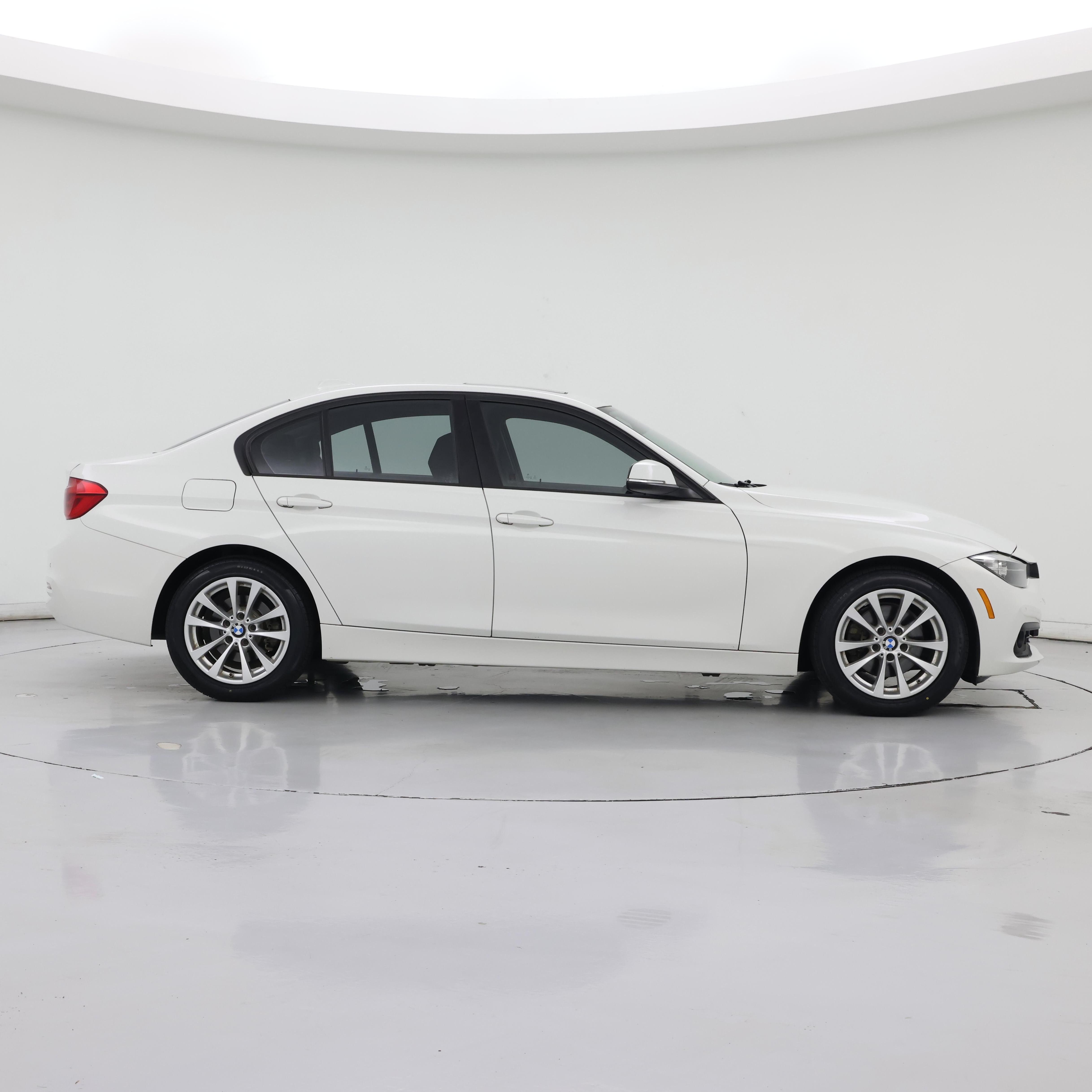 Thumbnail: 2017 BMW 3 Series - 7