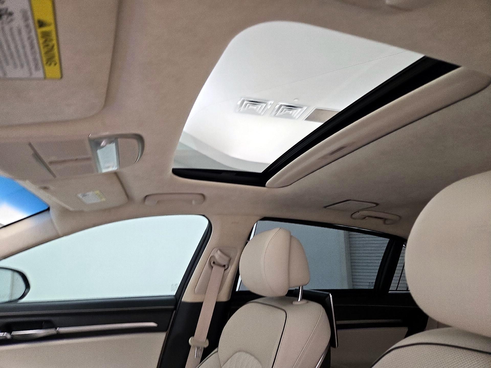 Thumbnail: 2022 Genesis G90 - 20