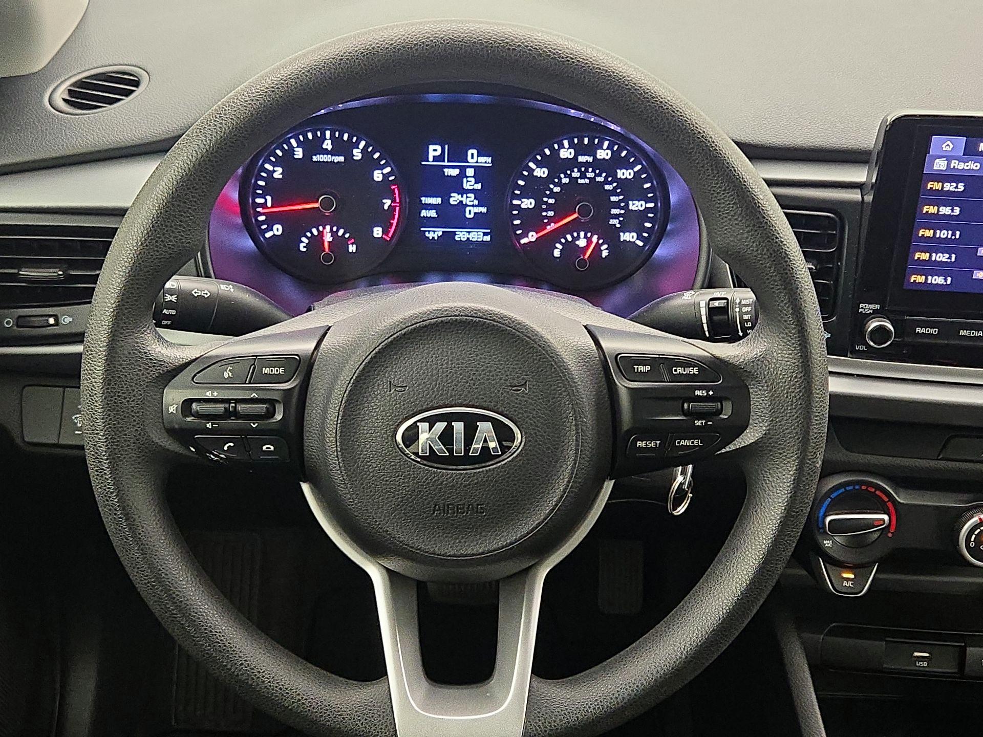 Thumbnail: 2021 Kia Rio - 10
