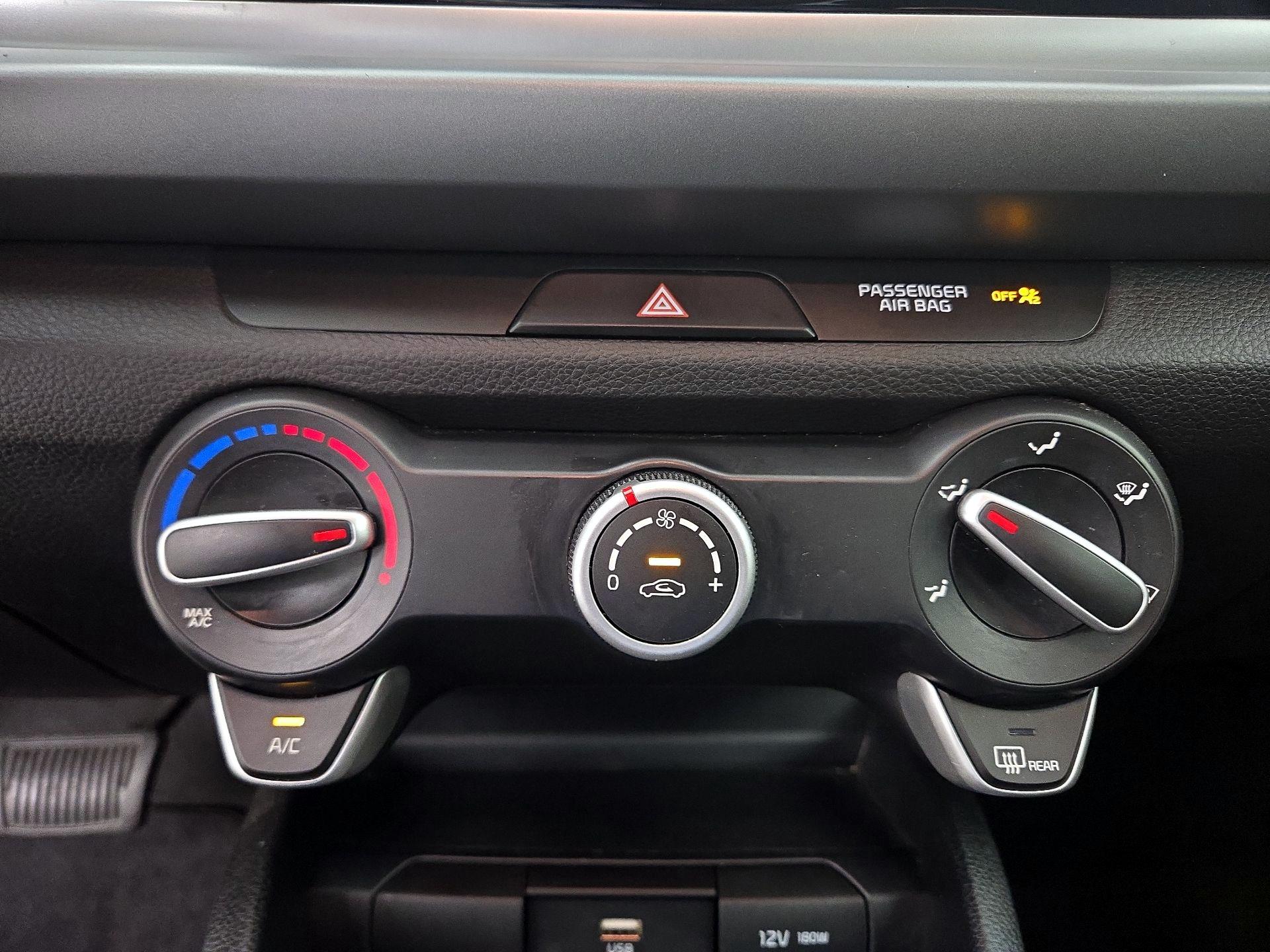 Thumbnail: 2021 Kia Rio - 16