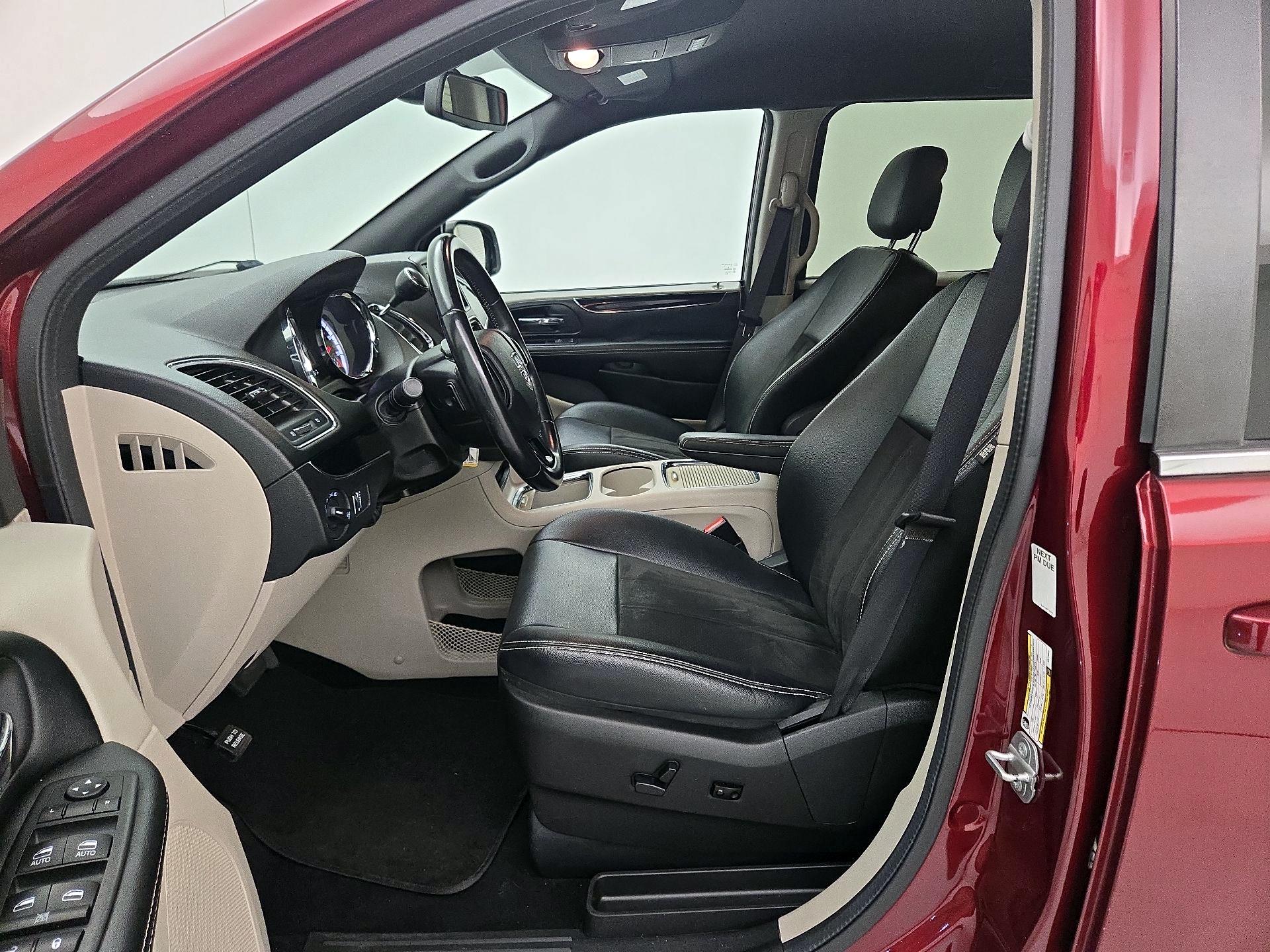 Thumbnail: 2019 Dodge Grand Caravan - 11