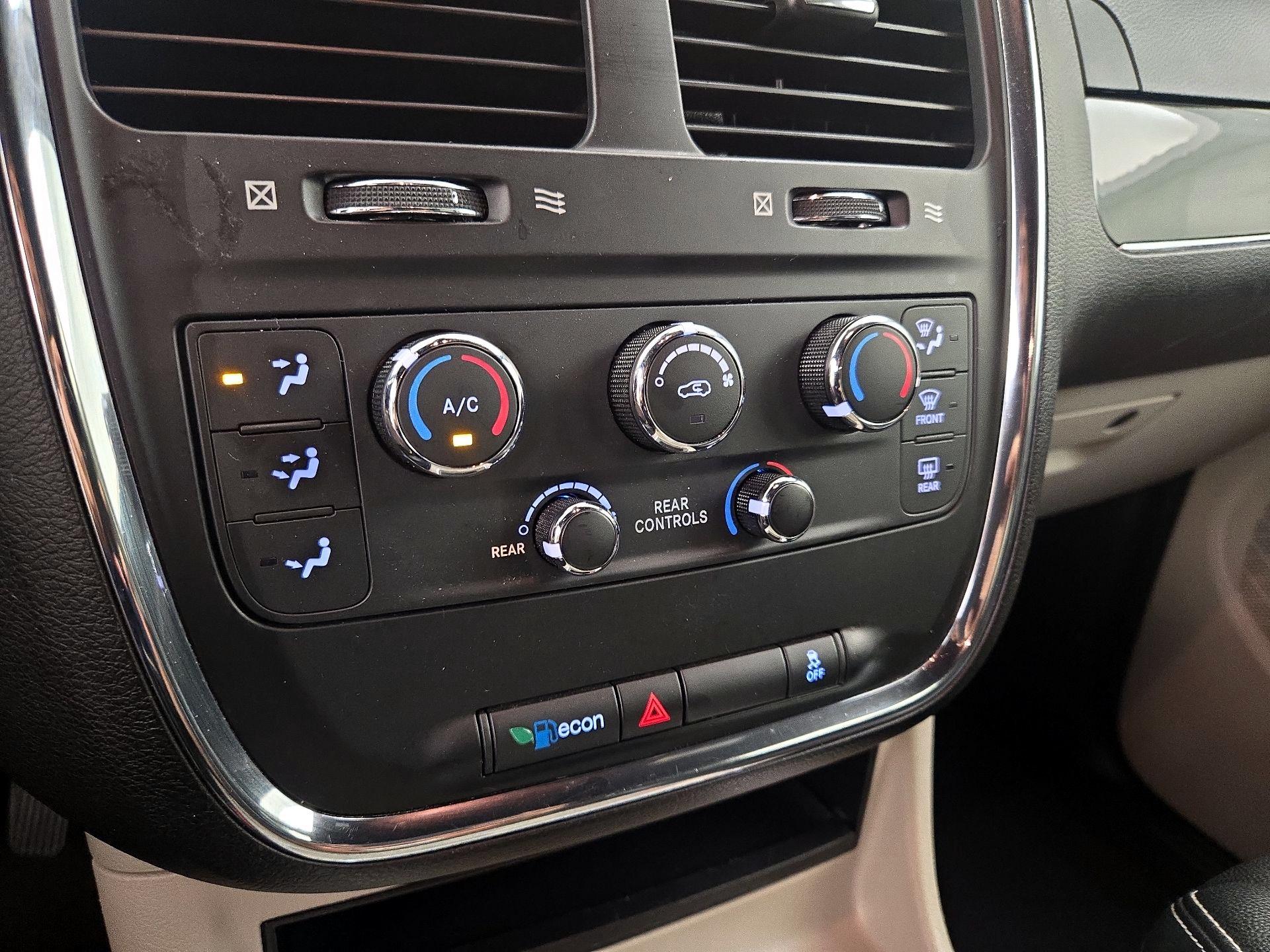 Thumbnail: 2019 Dodge Grand Caravan - 16