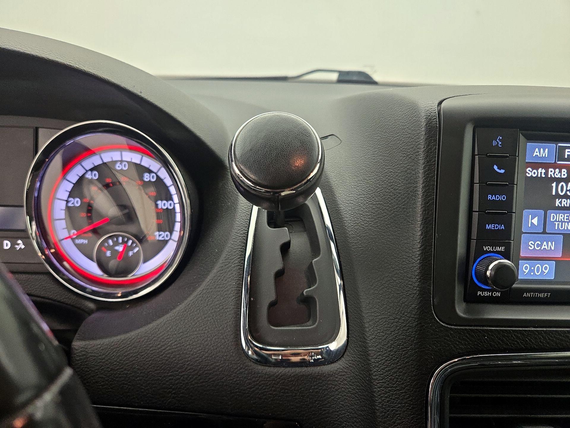 Thumbnail: 2019 Dodge Grand Caravan - 17