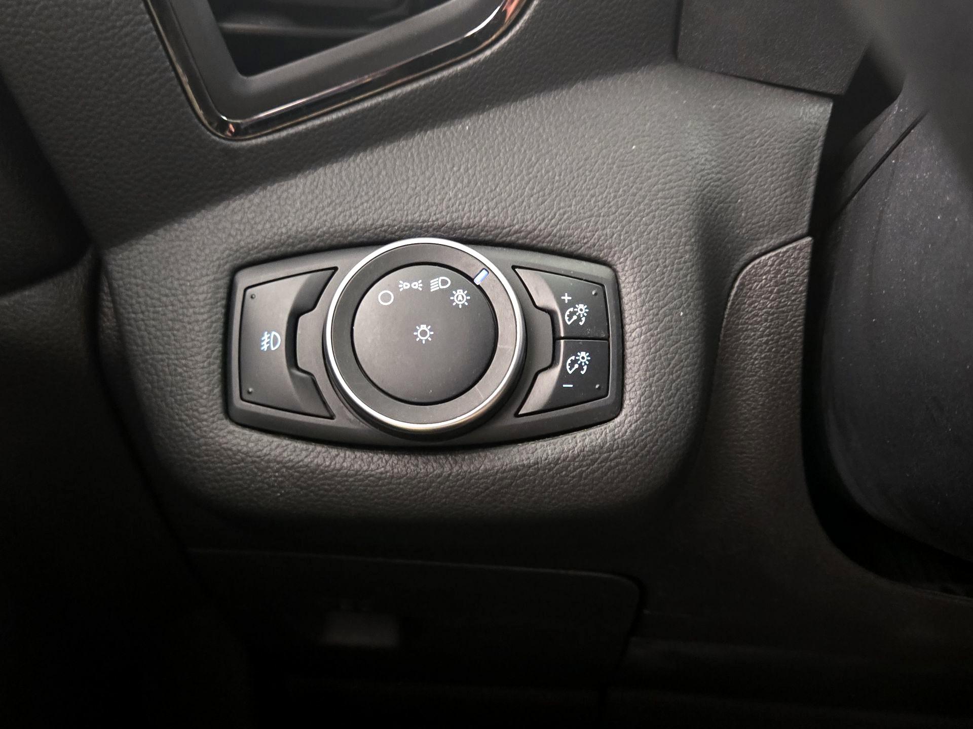 Thumbnail: 2015 Ford Escape - 13