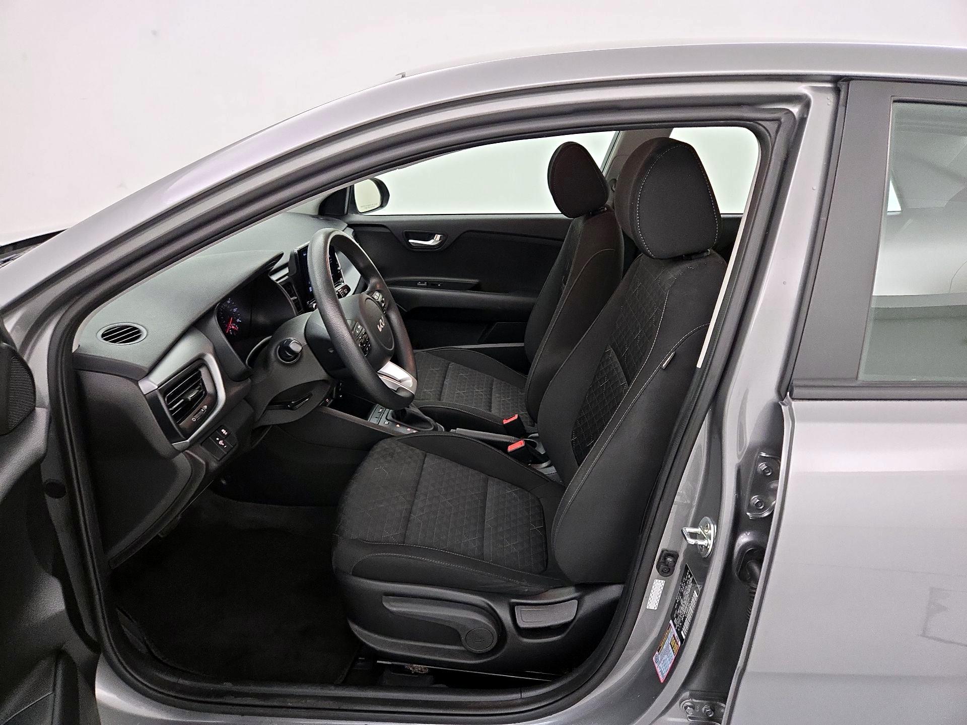 Thumbnail: 2022 Kia Rio - 11