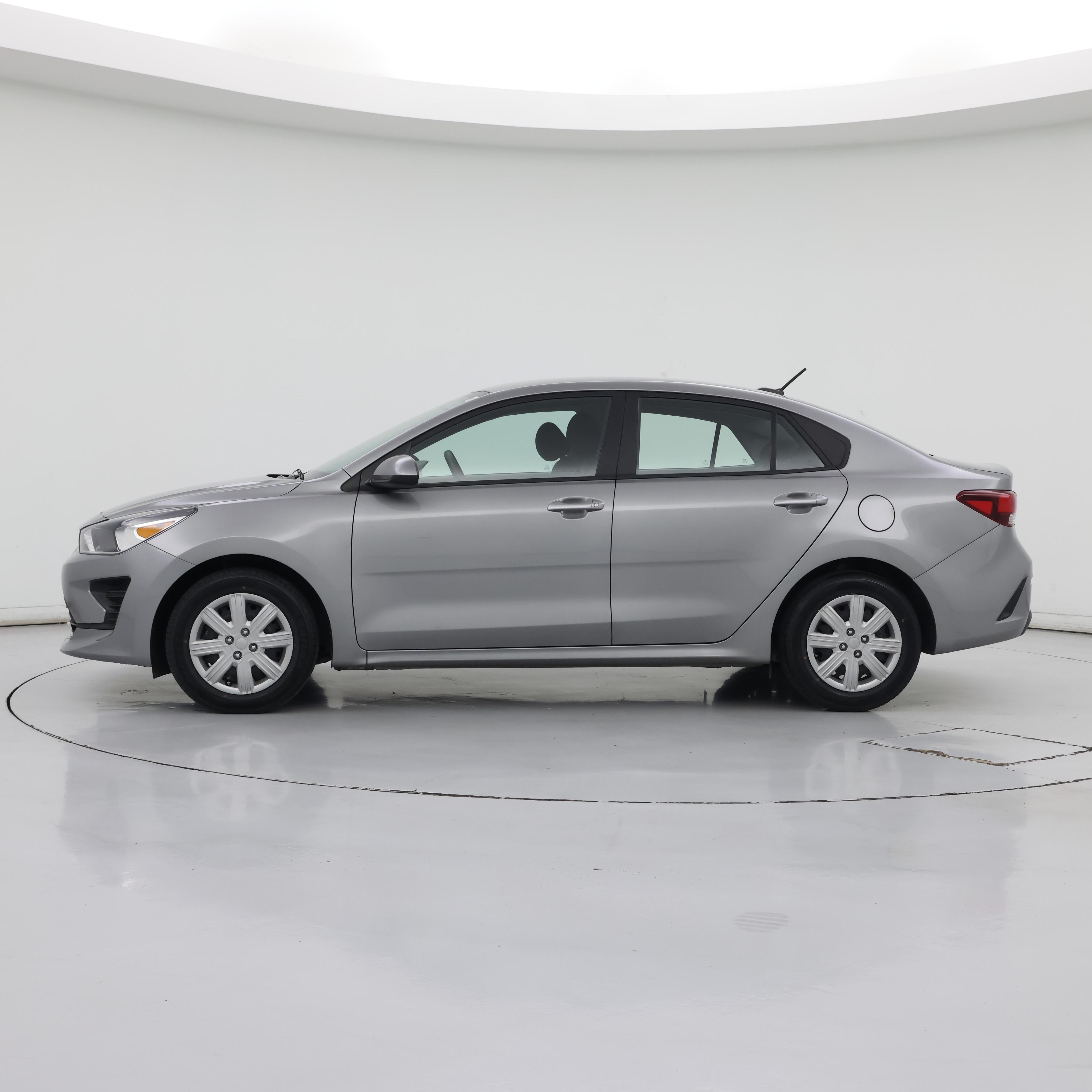 Thumbnail: 2022 Kia Rio - 3