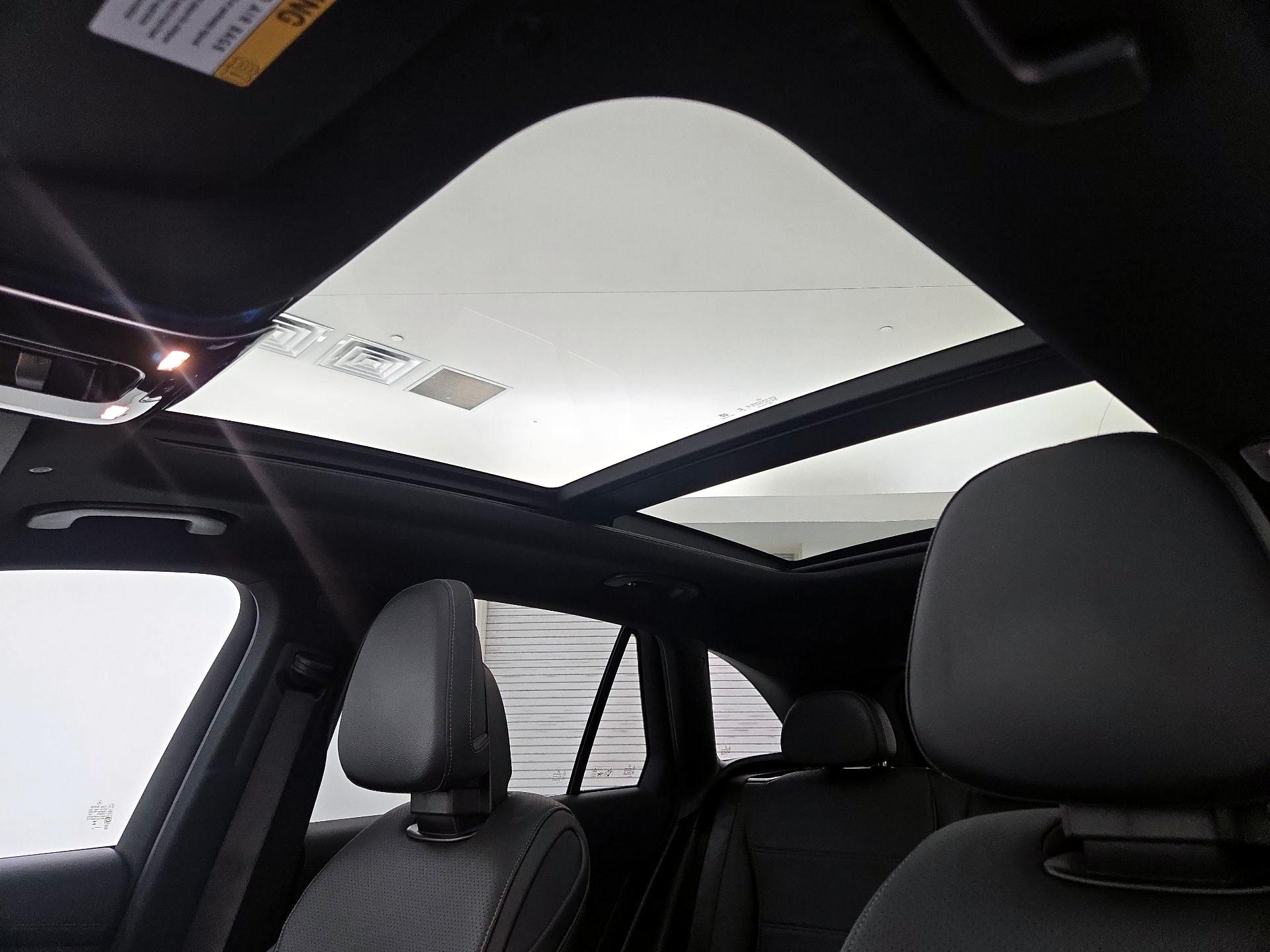 Thumbnail: 2024 Mercedes-Benz GLC - 19