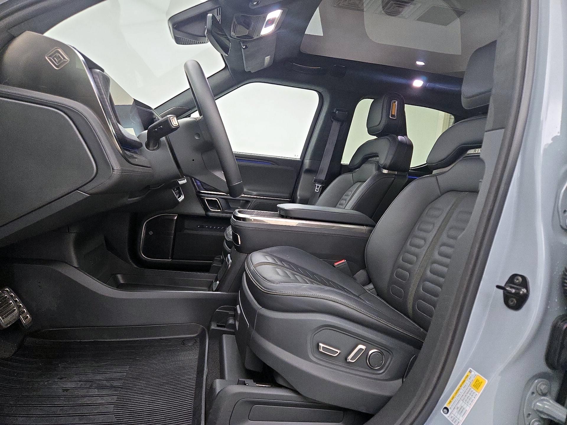 Thumbnail: 2023 Rivian R1T - 11