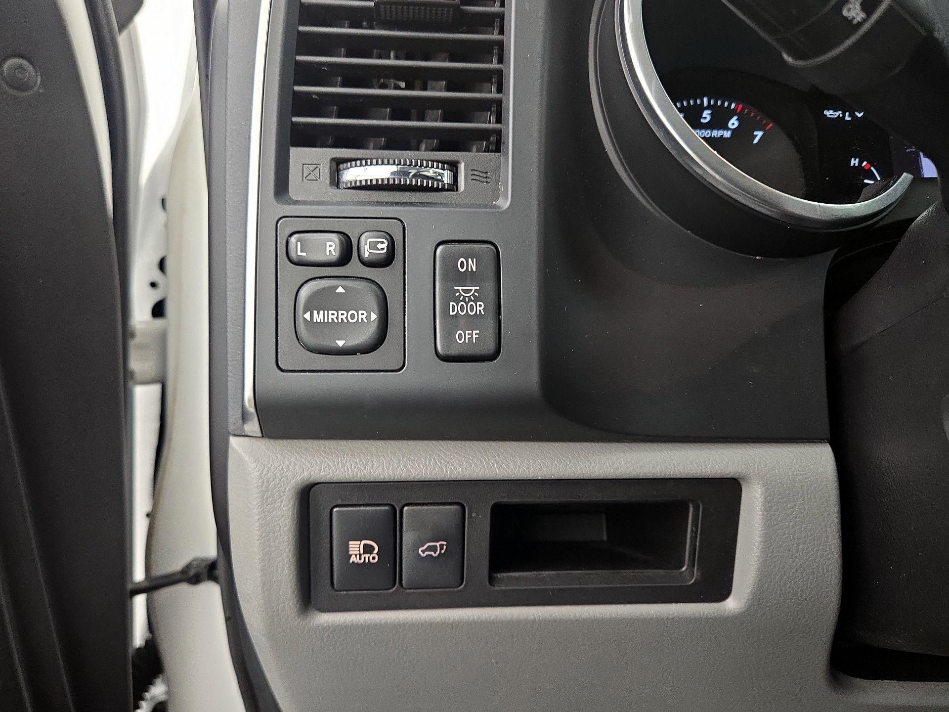 Thumbnail: 2018 Toyota Sequoia - 13