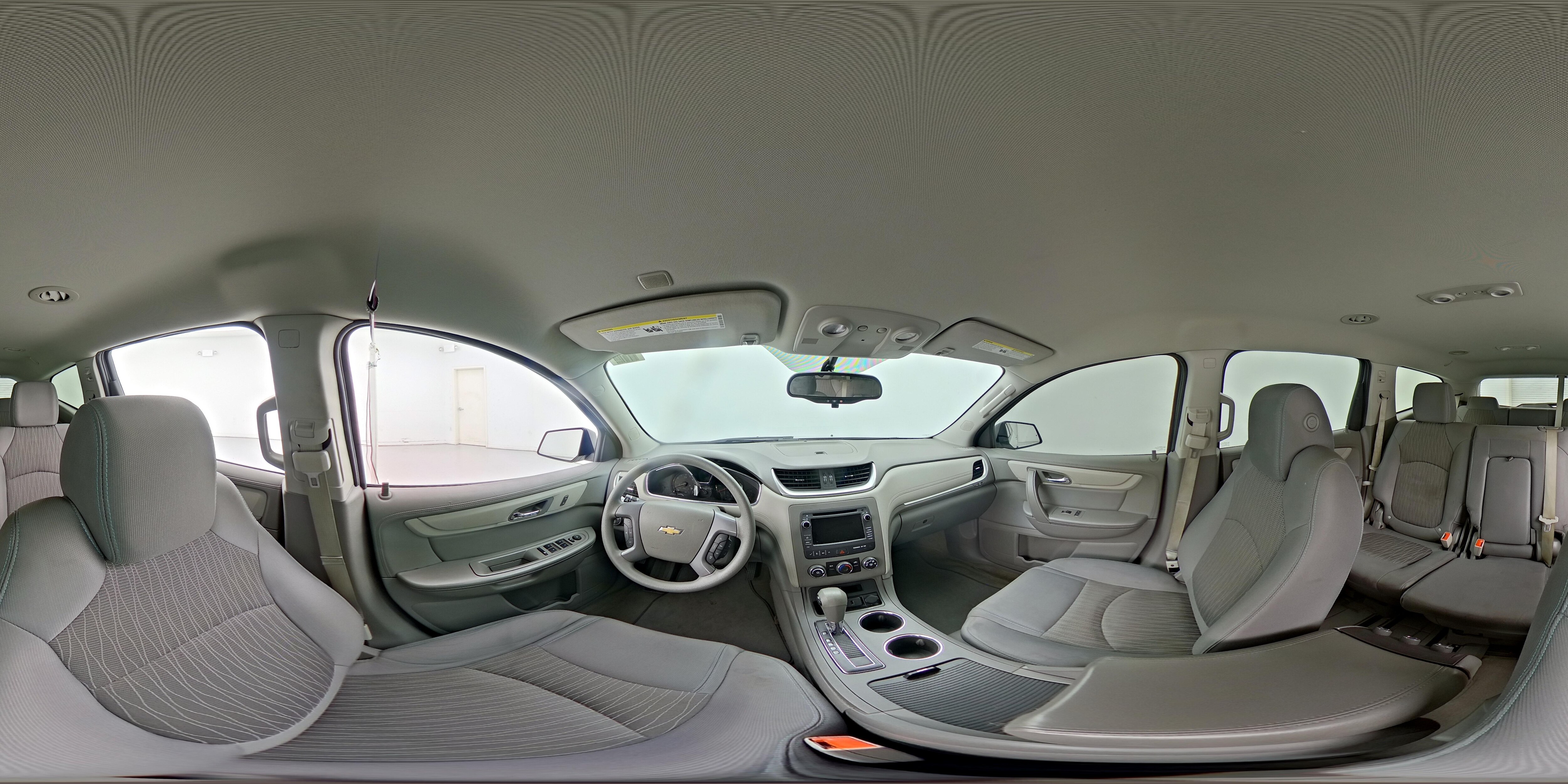 2017 Chevrolet Traverse LS - Photo 17