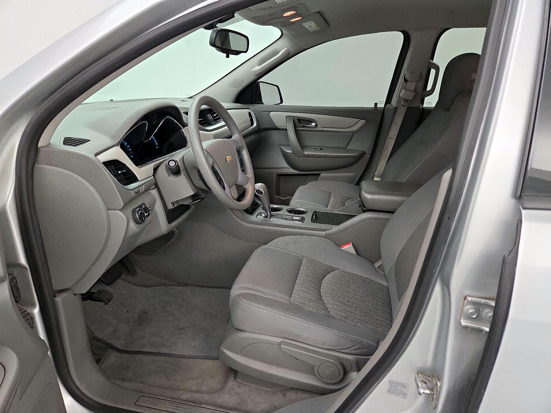 Thumbnail: 2017 Chevrolet Traverse - 11