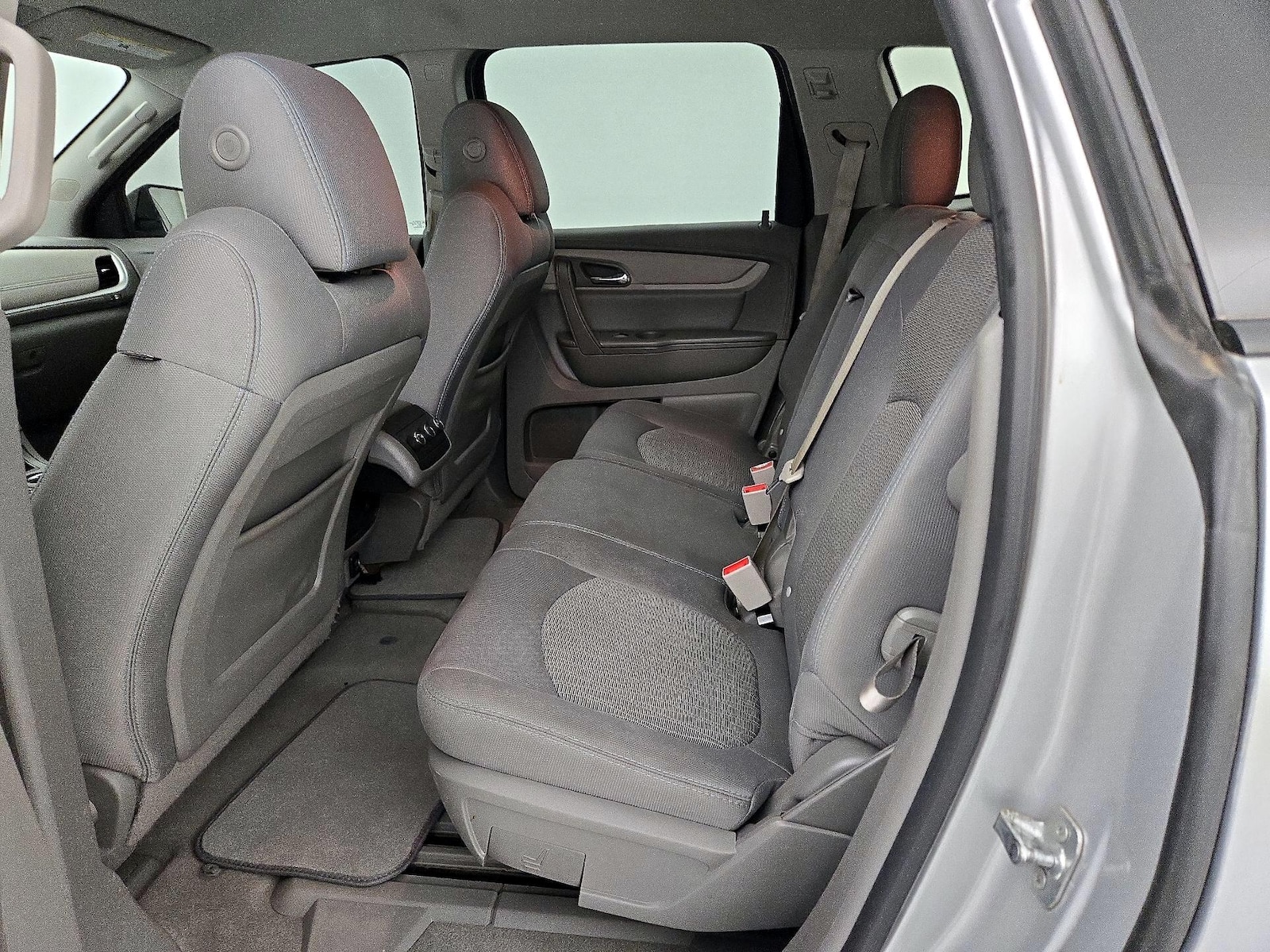 2017 Chevrolet Traverse LS - Photo 11