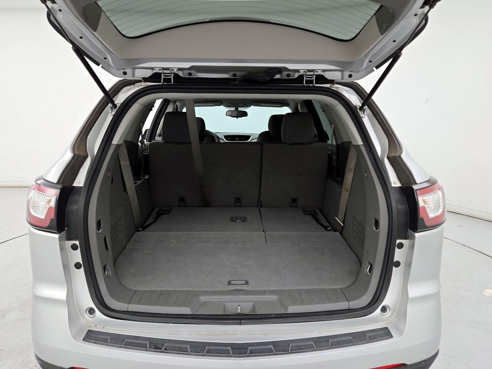 2017 Chevrolet Traverse LS - Photo 14