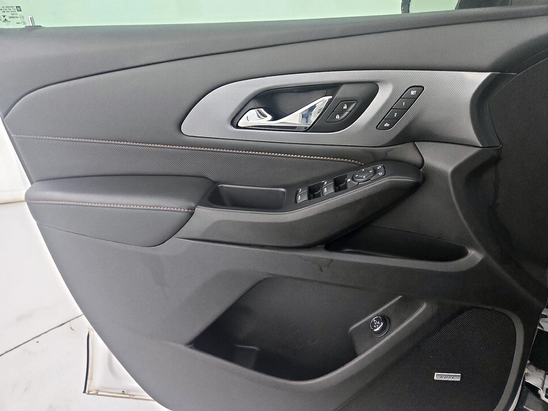 Thumbnail: 2021 Chevrolet Traverse - 12