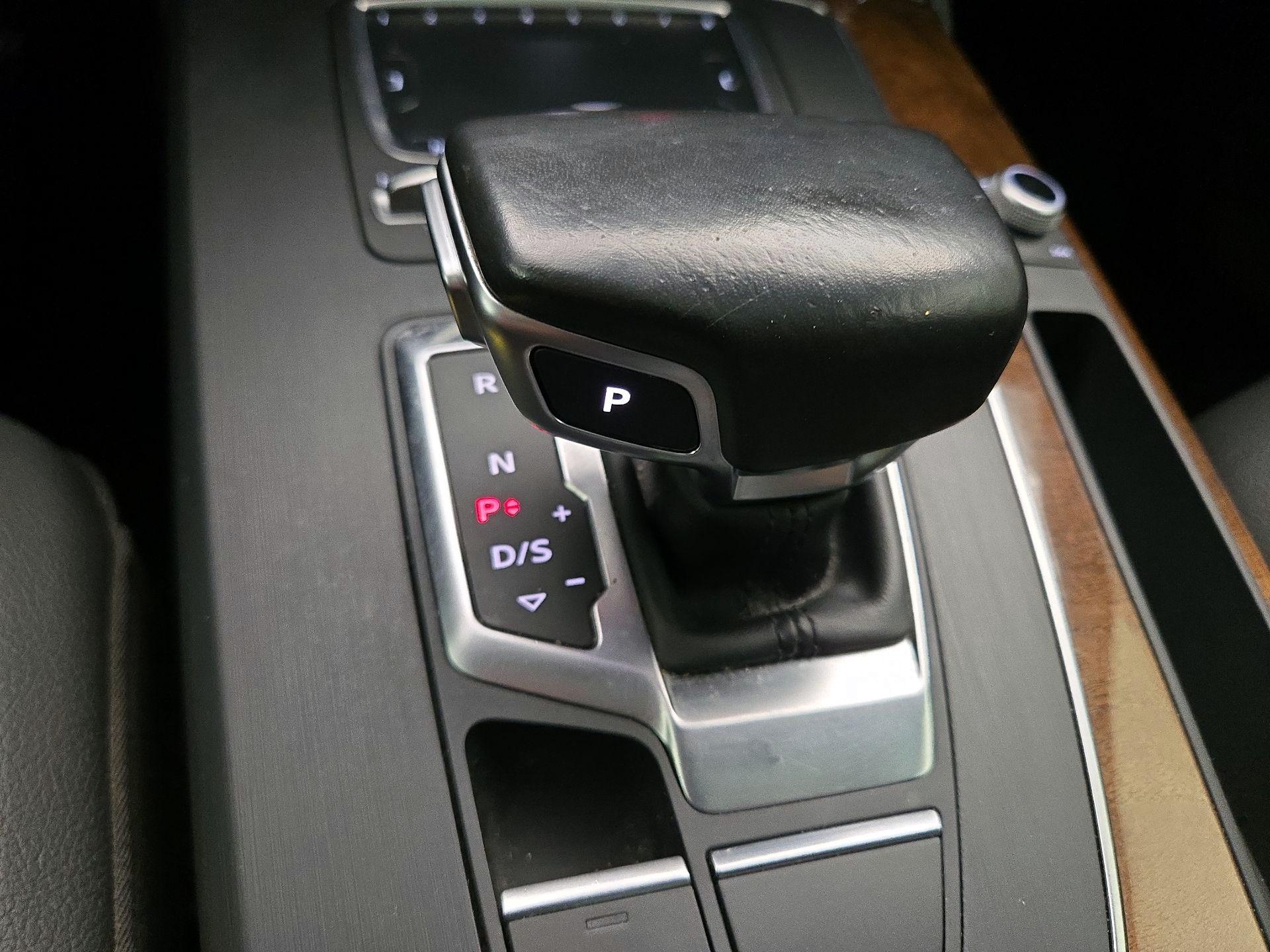 Thumbnail: 2018 Audi Q5 - 18