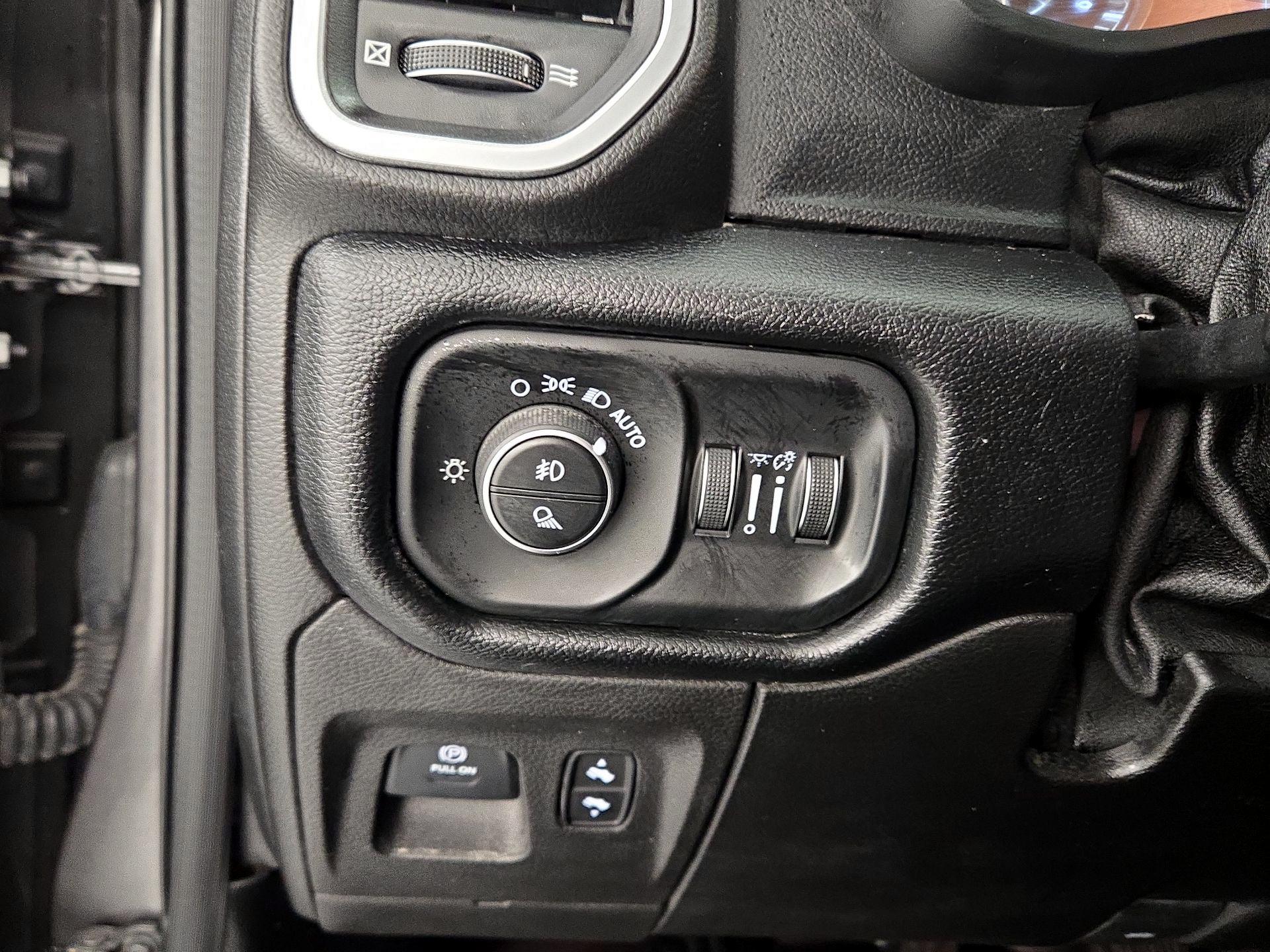 Thumbnail: 2019 RAM 1500 - 13