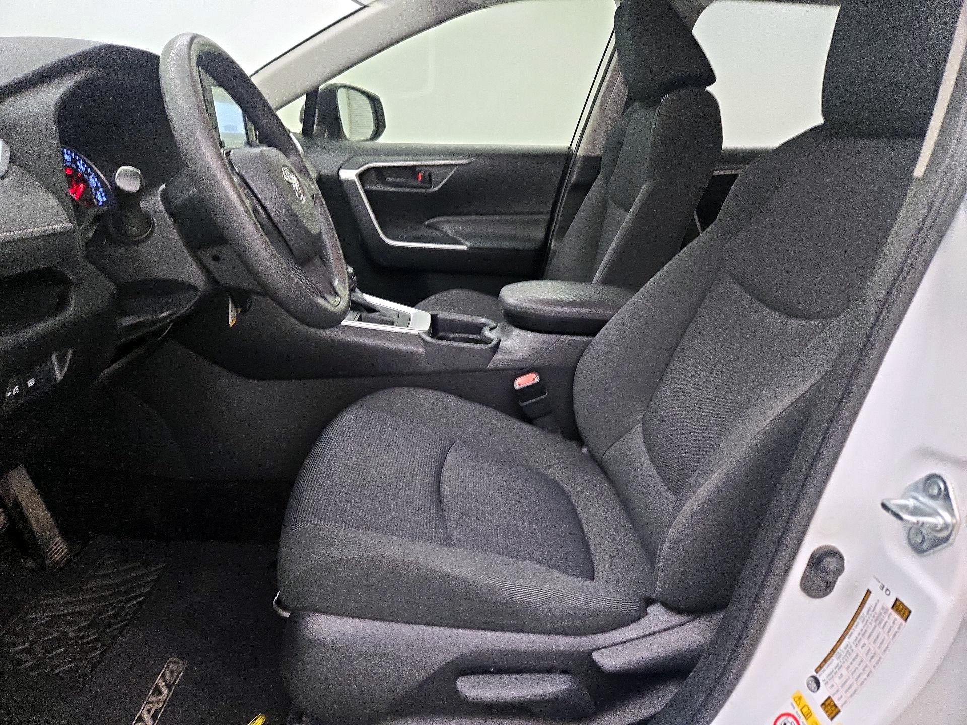 Thumbnail: 2019 Toyota RAV4 - 11