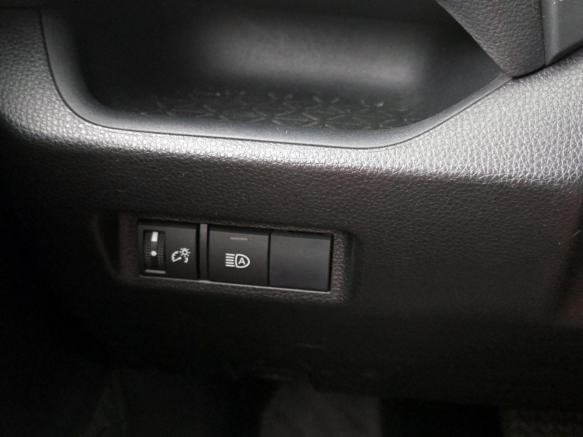 Thumbnail: 2019 Toyota RAV4 - 13