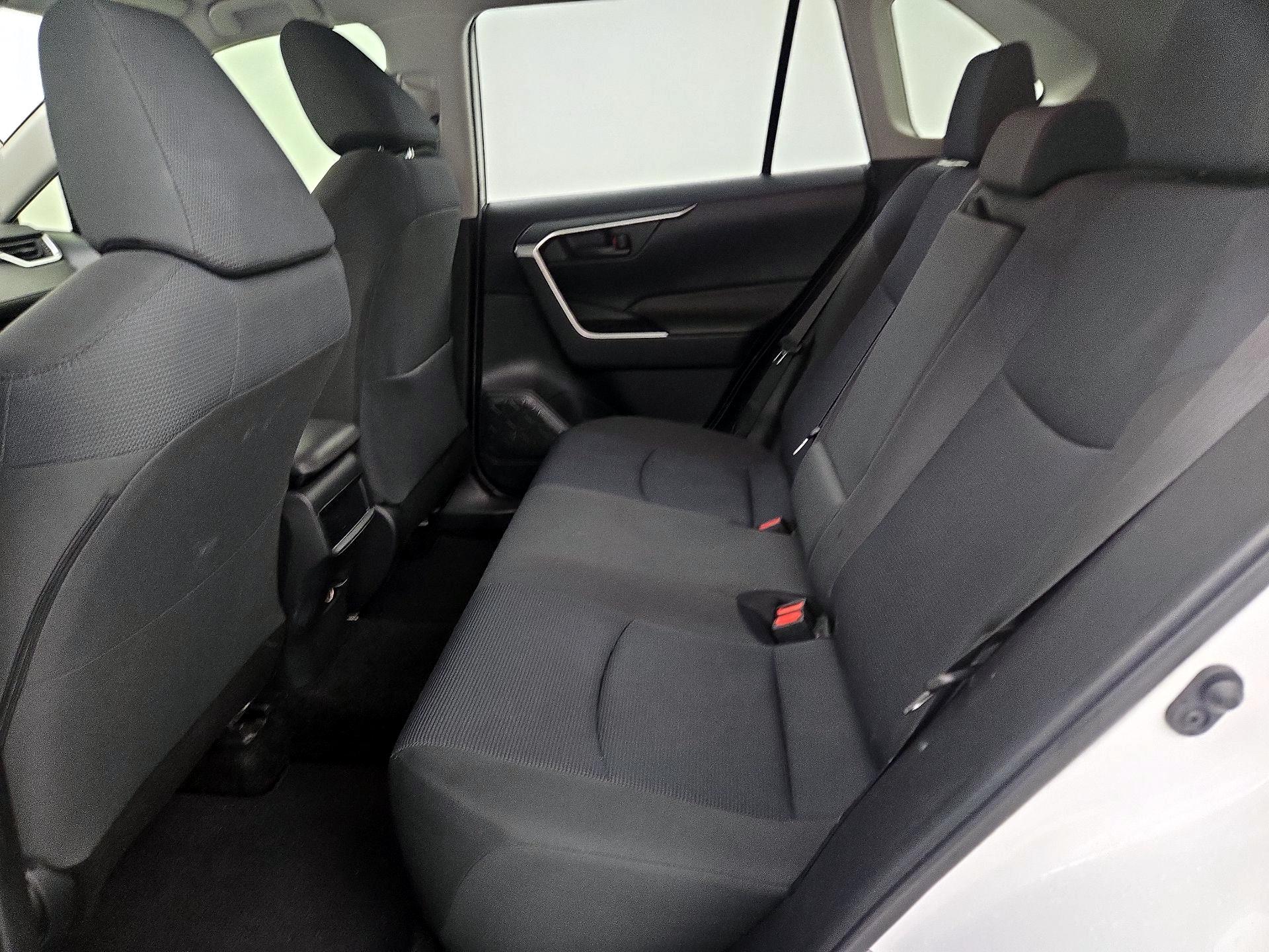 Thumbnail: 2019 Toyota RAV4 - 19