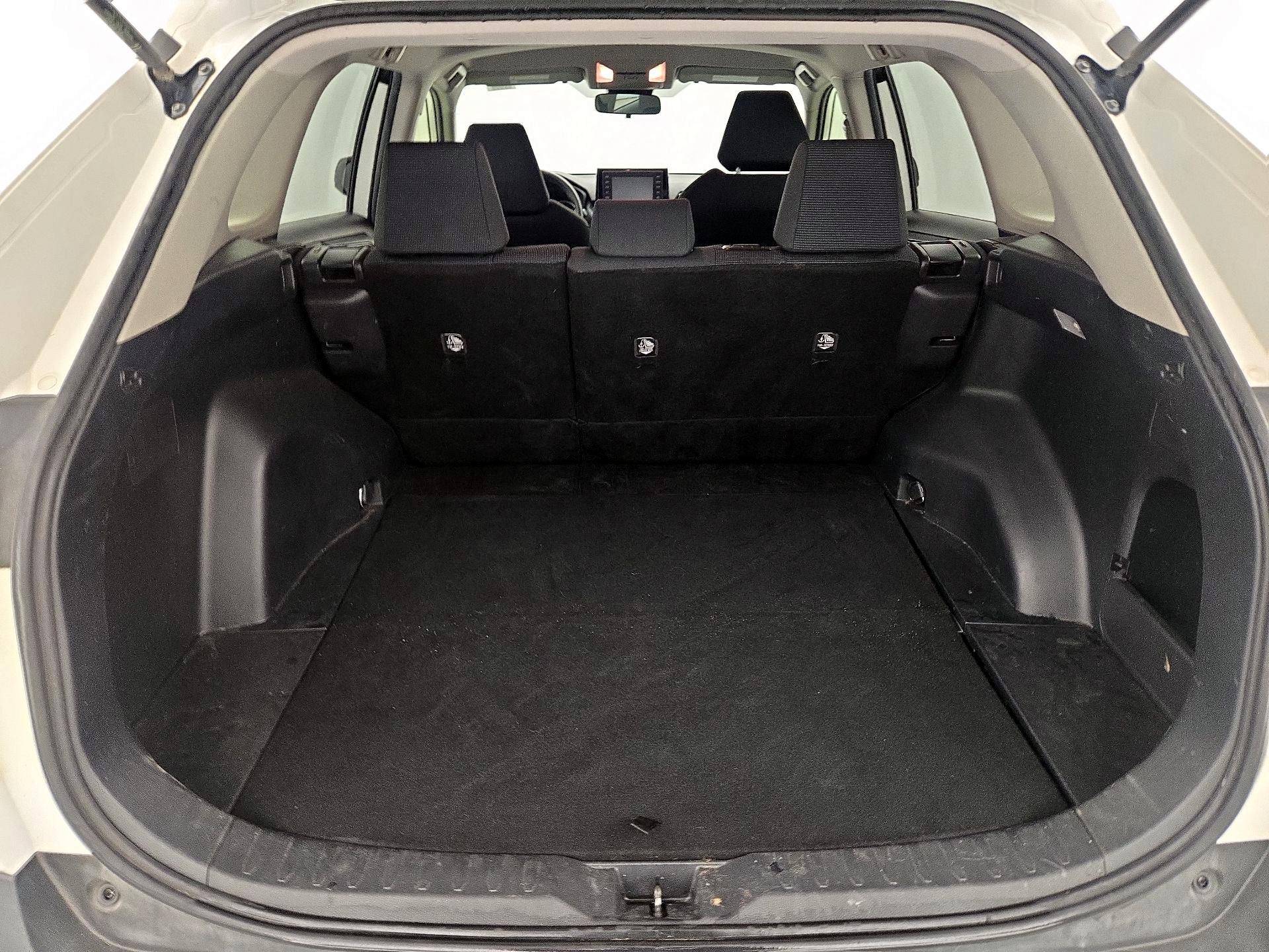 Thumbnail: 2019 Toyota RAV4 - 20