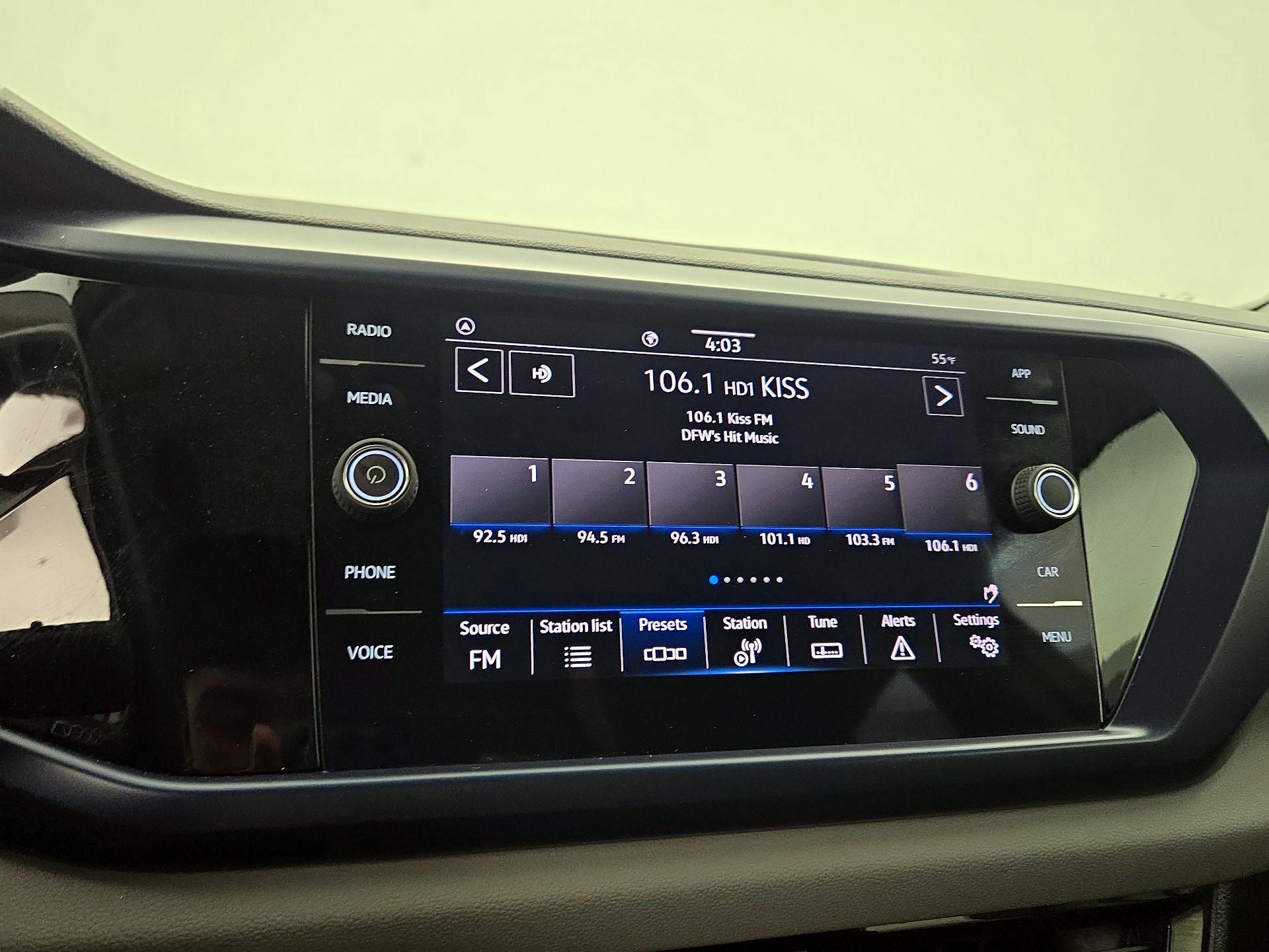 Thumbnail: 2023 Volkswagen Taos - 15