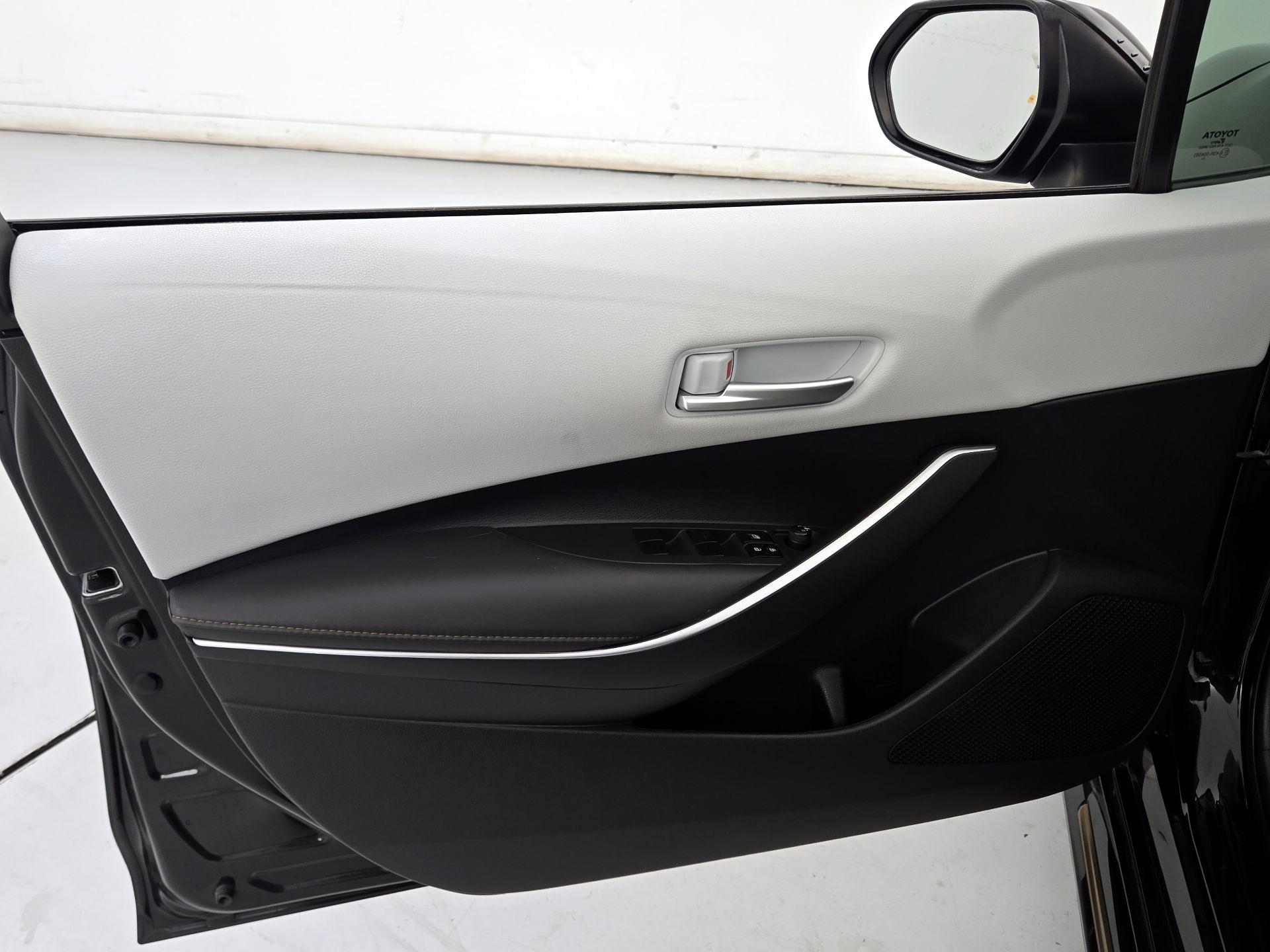 Thumbnail: 2021 Toyota Corolla - 12