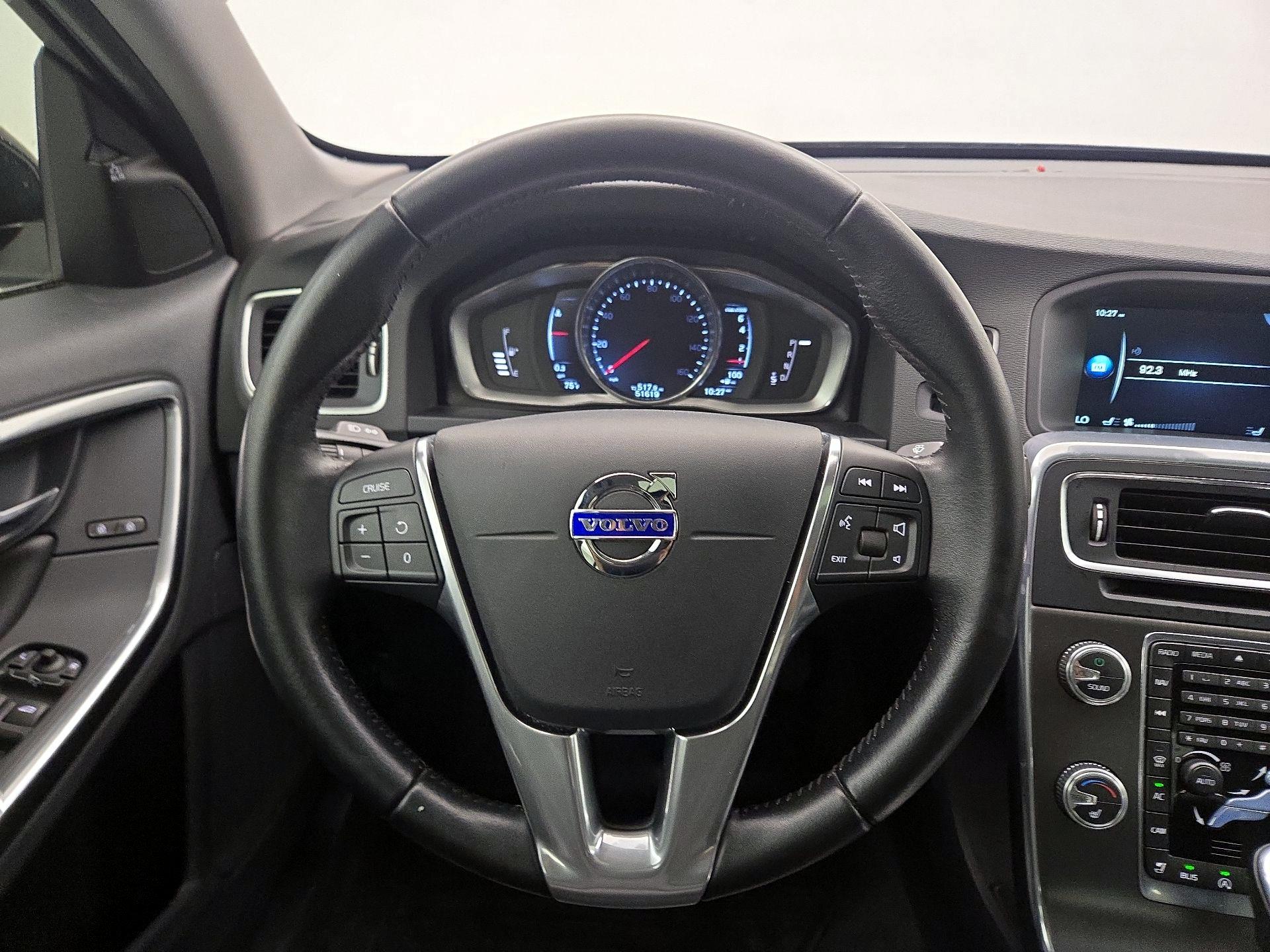 Thumbnail: 2016 Volvo S60 - 10