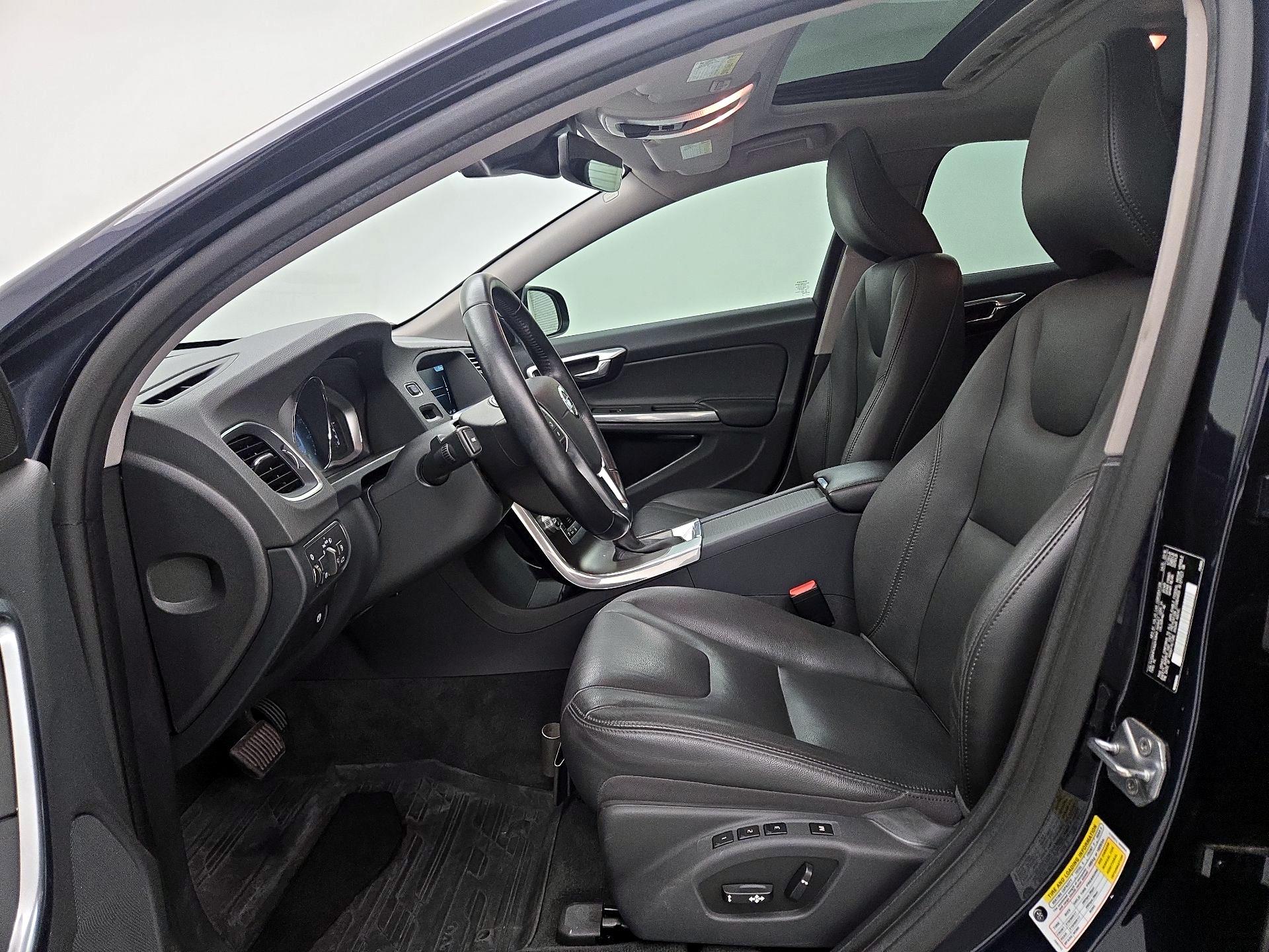 Thumbnail: 2016 Volvo S60 - 11