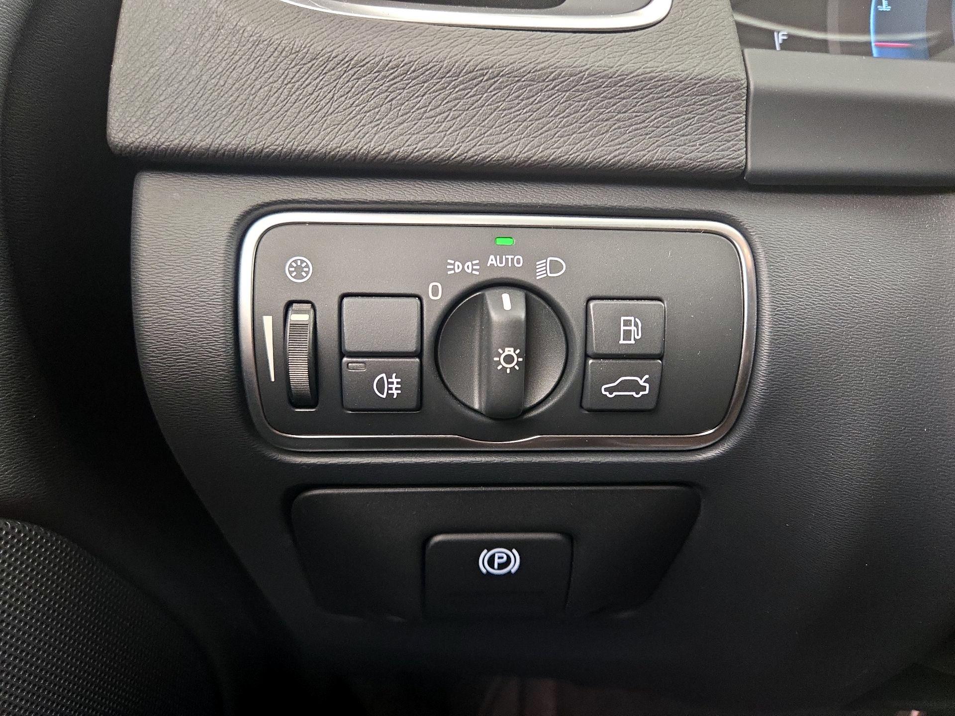 Thumbnail: 2016 Volvo S60 - 13