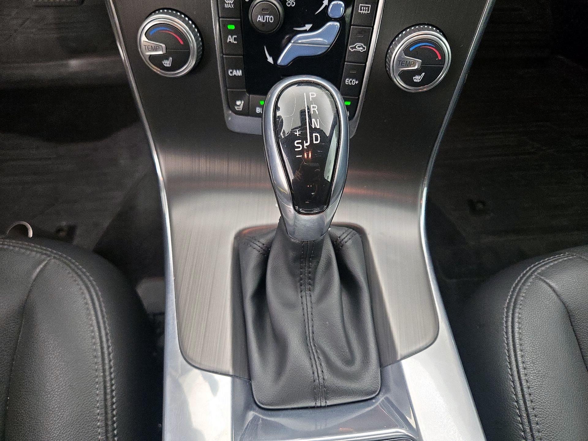 Thumbnail: 2016 Volvo S60 - 17