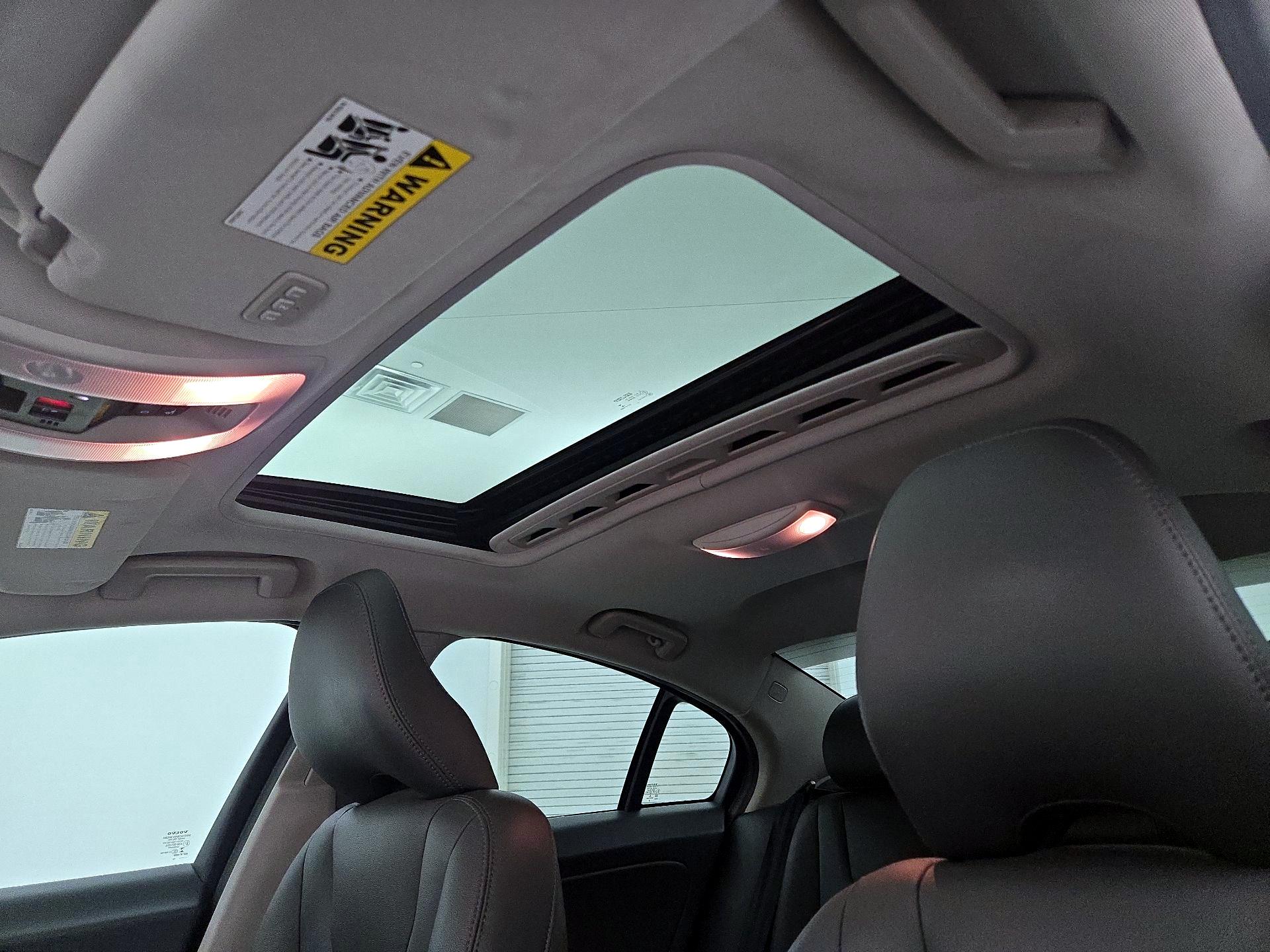 Thumbnail: 2016 Volvo S60 - 19