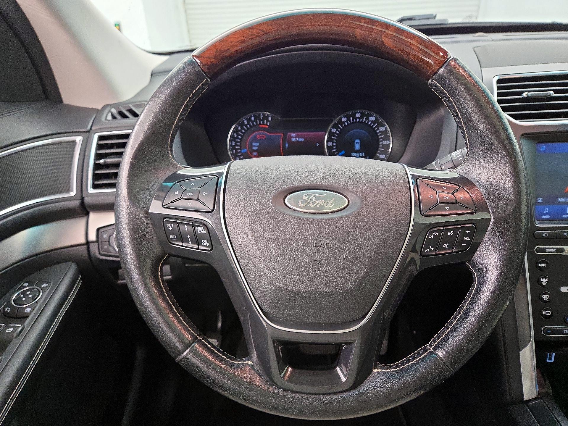 Thumbnail: 2016 Ford Explorer - 10