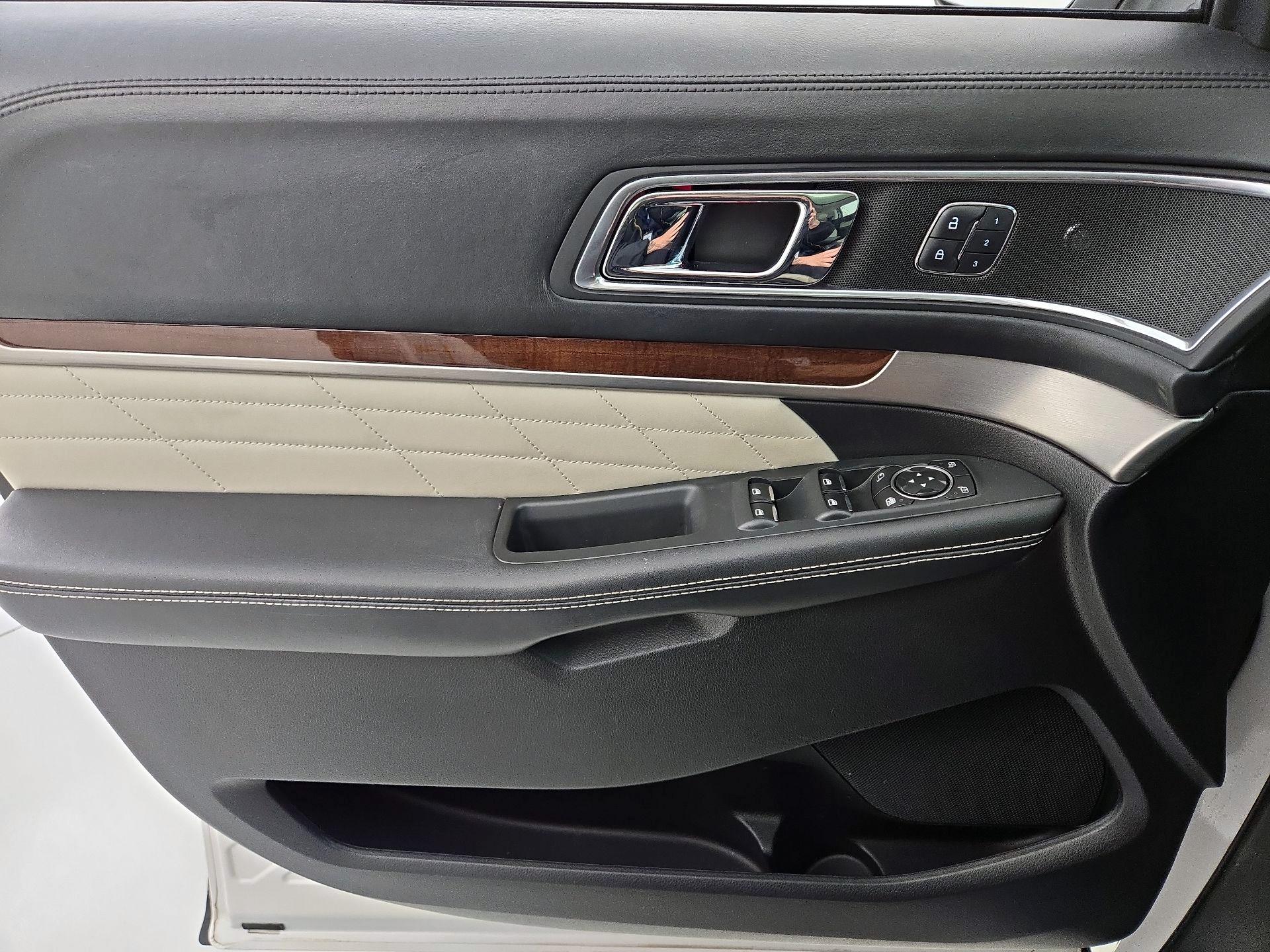 Thumbnail: 2016 Ford Explorer - 12