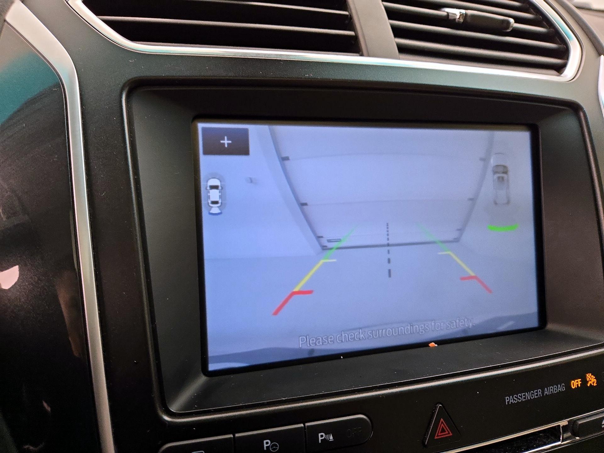 Thumbnail: 2016 Ford Explorer - 15