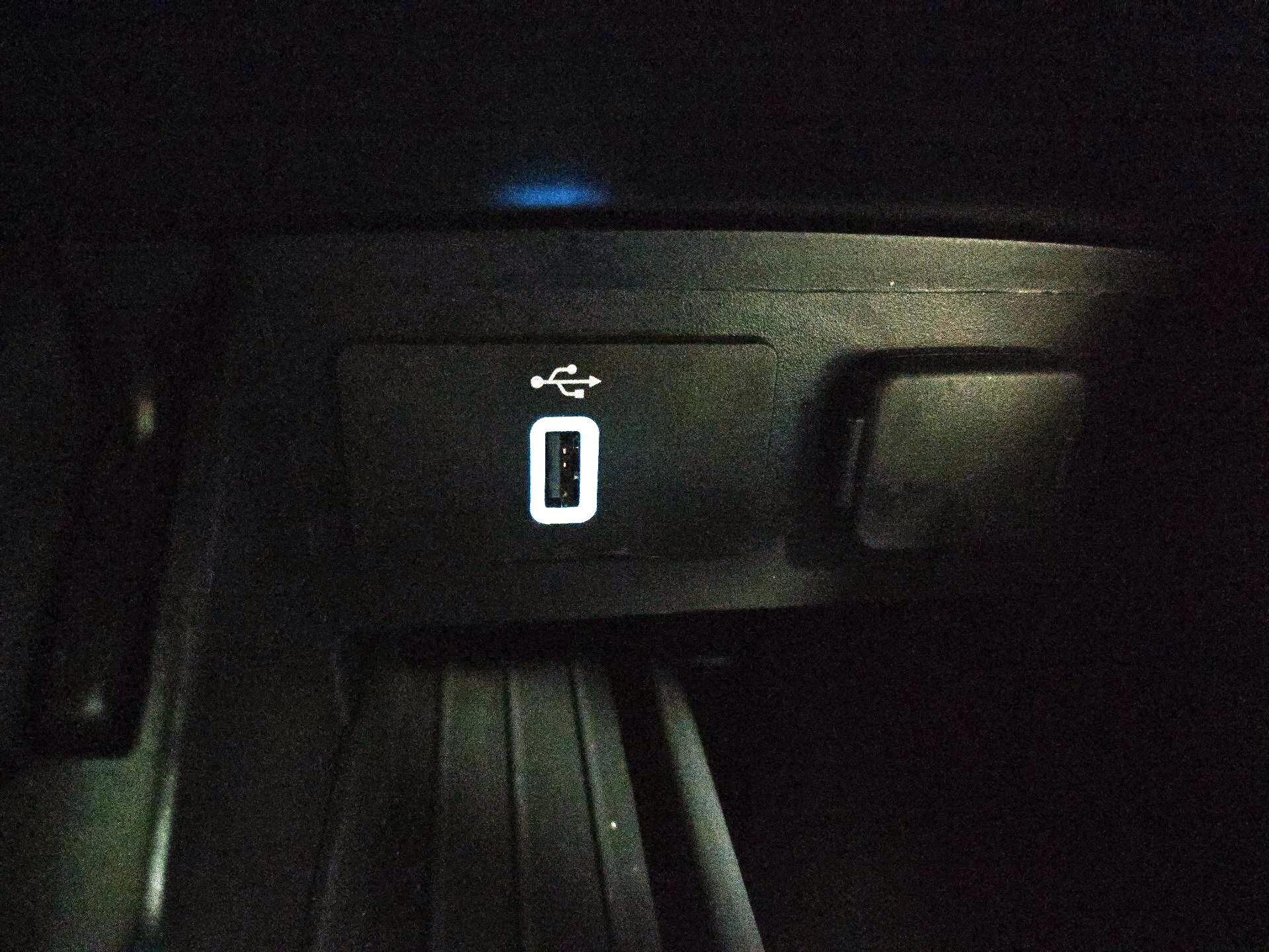 Thumbnail: 2016 Ford Explorer - 19