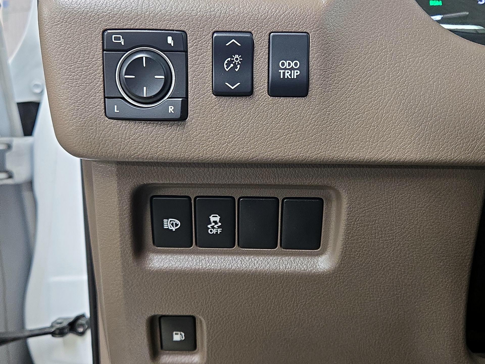 Thumbnail: 2015 Lexus GX - 13