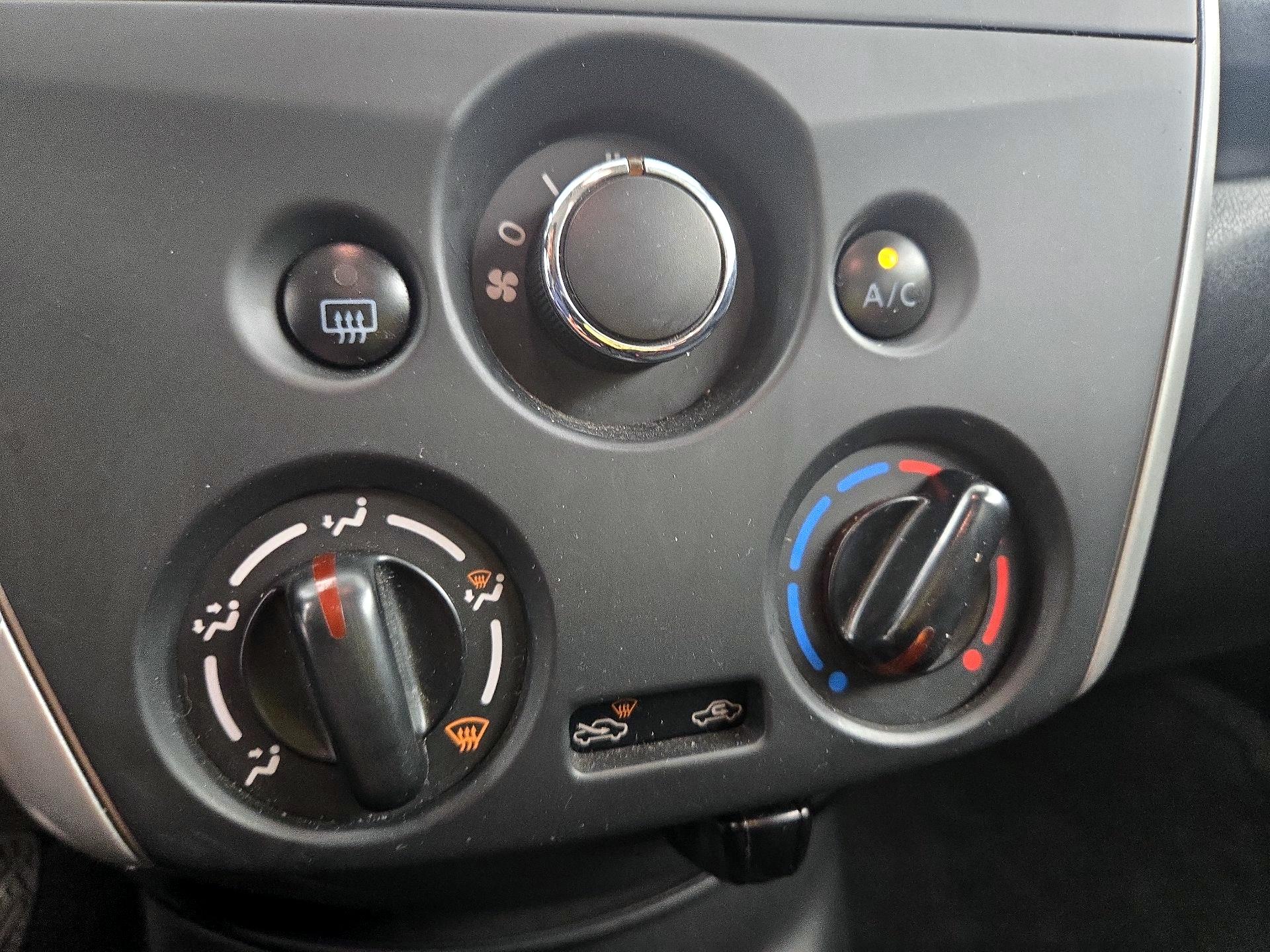 Thumbnail: 2016 Nissan Versa Note - 15