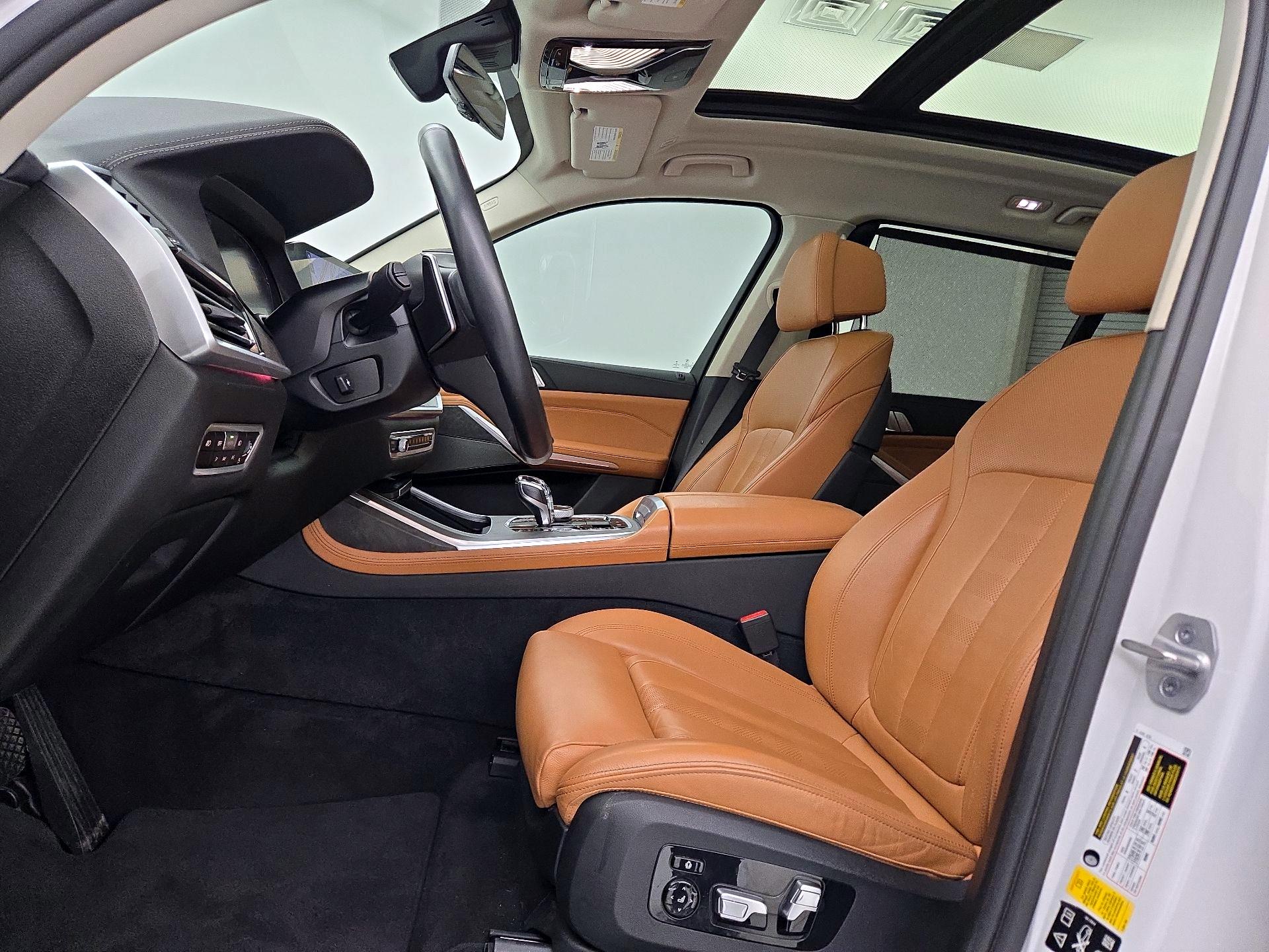 Thumbnail: 2021 BMW X7 - 11