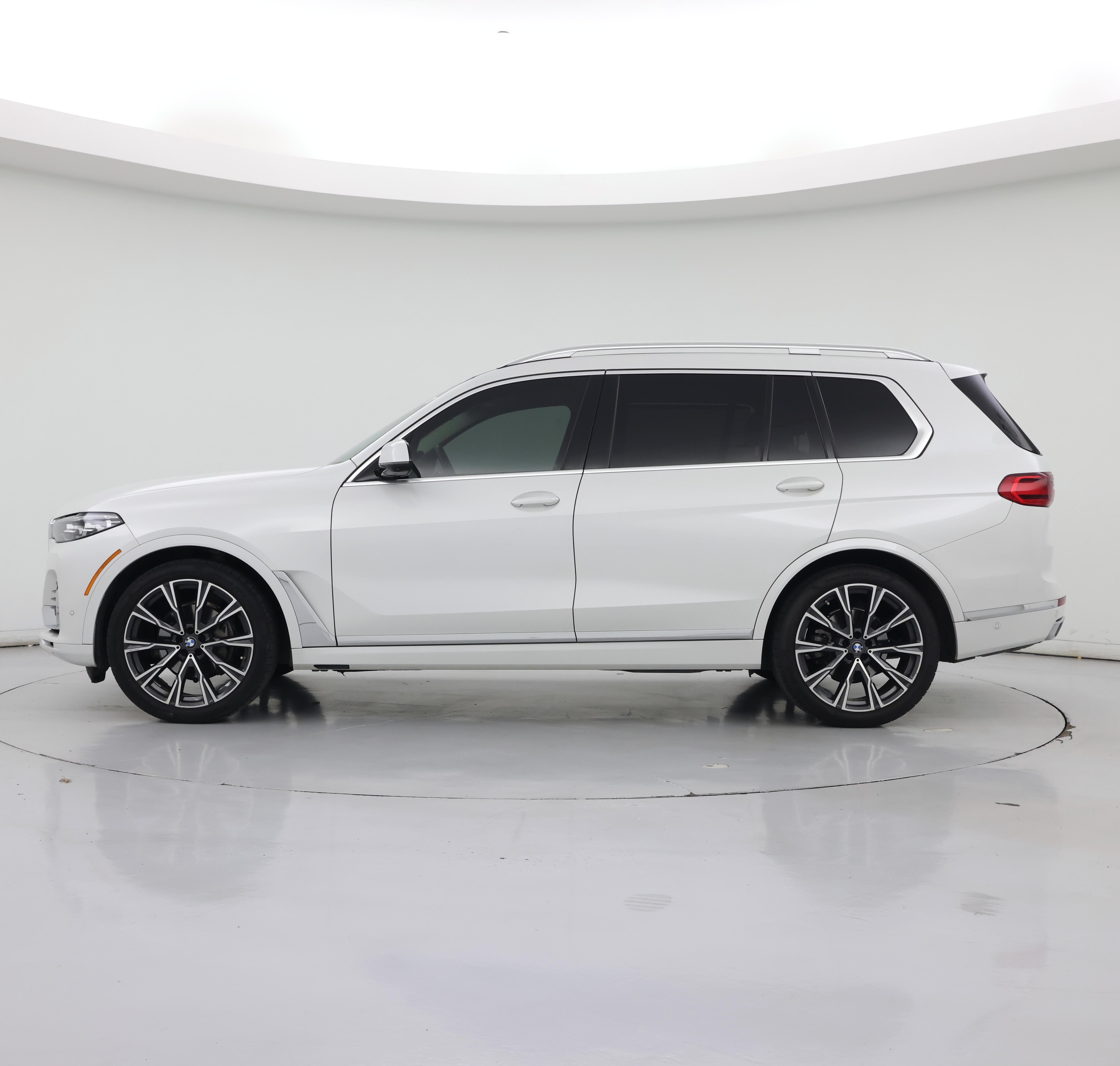 Thumbnail: 2021 BMW X7 - 3