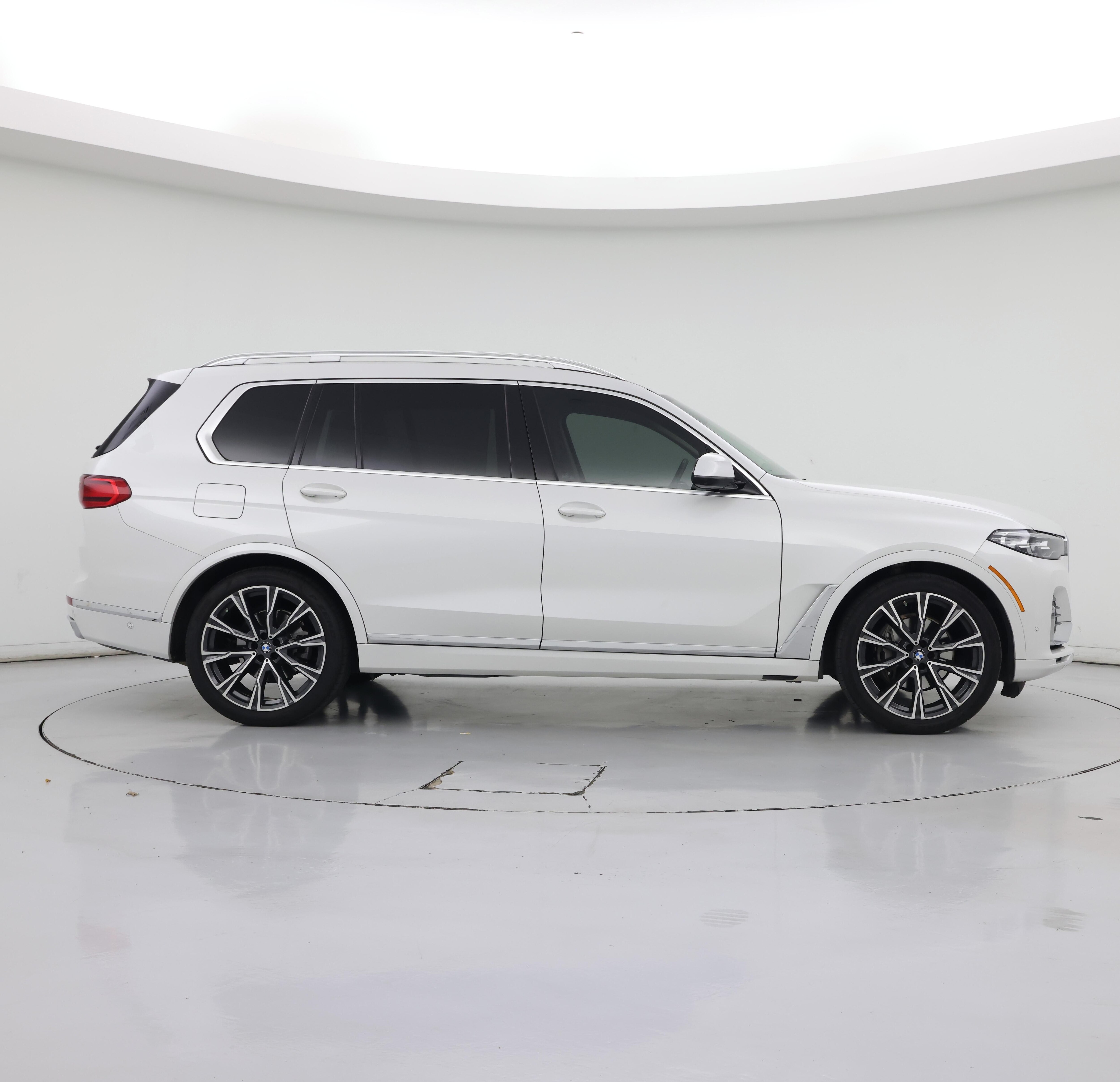 Thumbnail: 2021 BMW X7 - 7