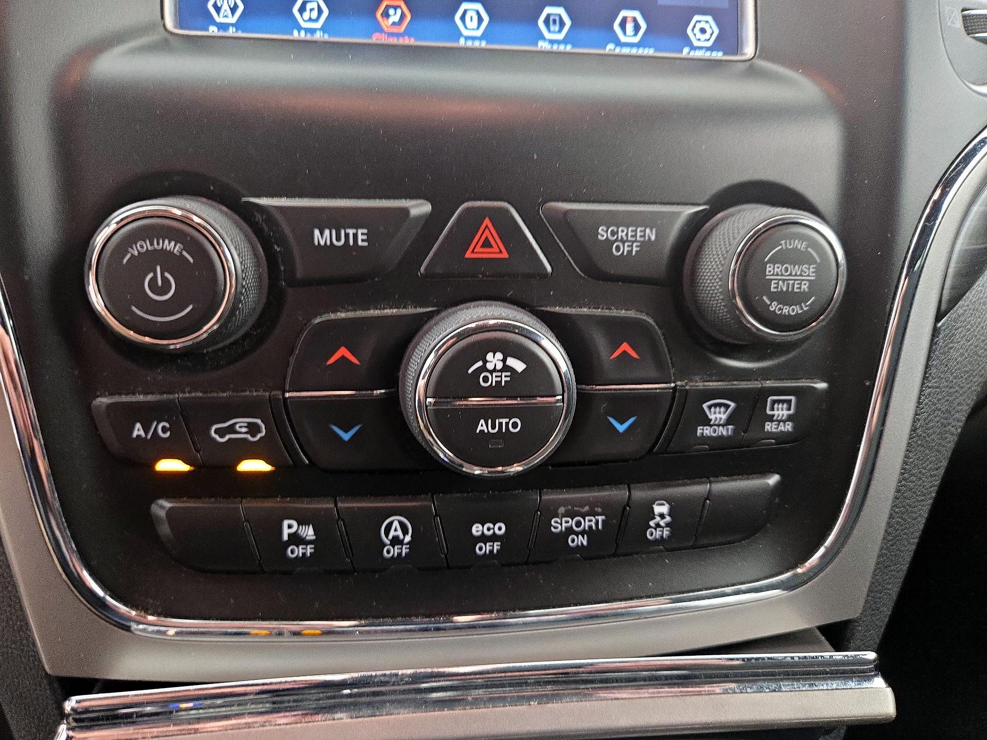 Thumbnail: 2019 Jeep Grand Cherokee - 16