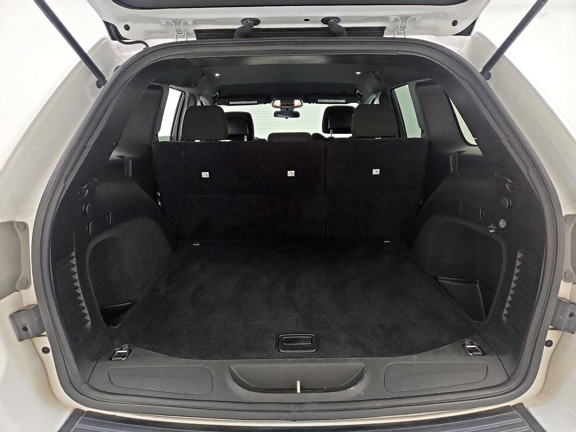 Thumbnail: 2019 Jeep Grand Cherokee - 20