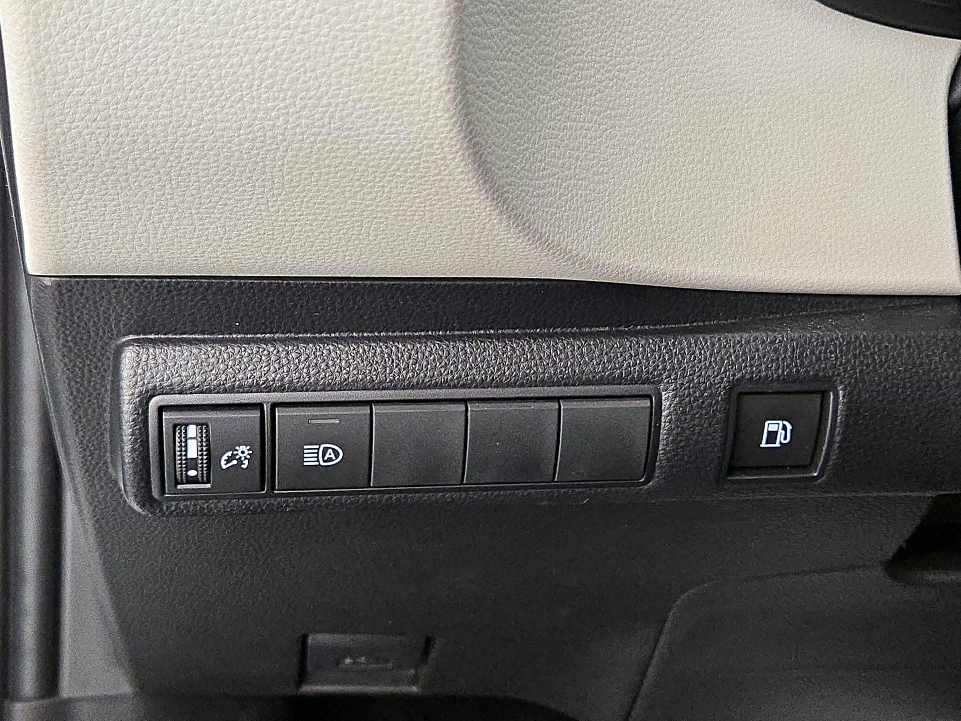 Thumbnail: 2025 Toyota Corolla - 13