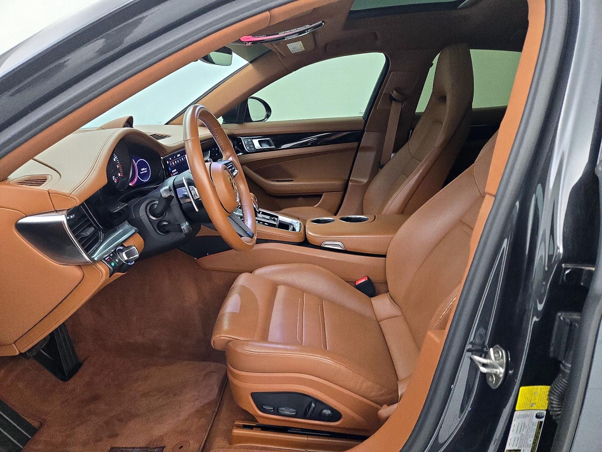 Thumbnail: 2022 Porsche Panamera - 11