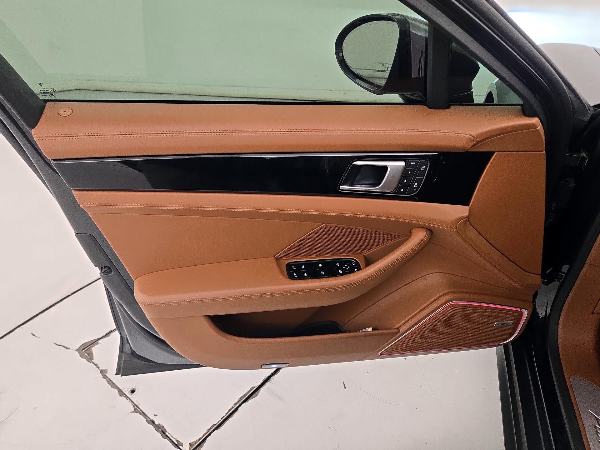 Thumbnail: 2022 Porsche Panamera - 12
