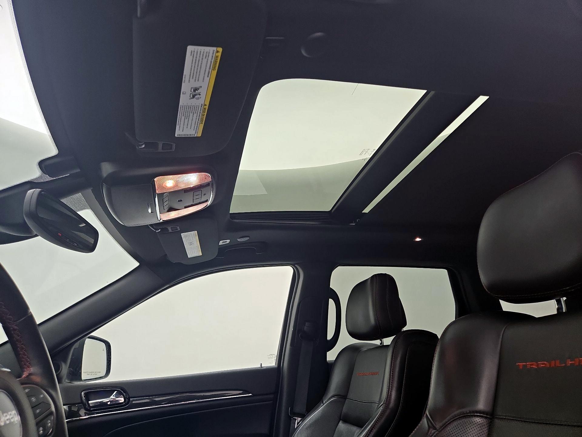 Thumbnail: 2019 Jeep Grand Cherokee - 20