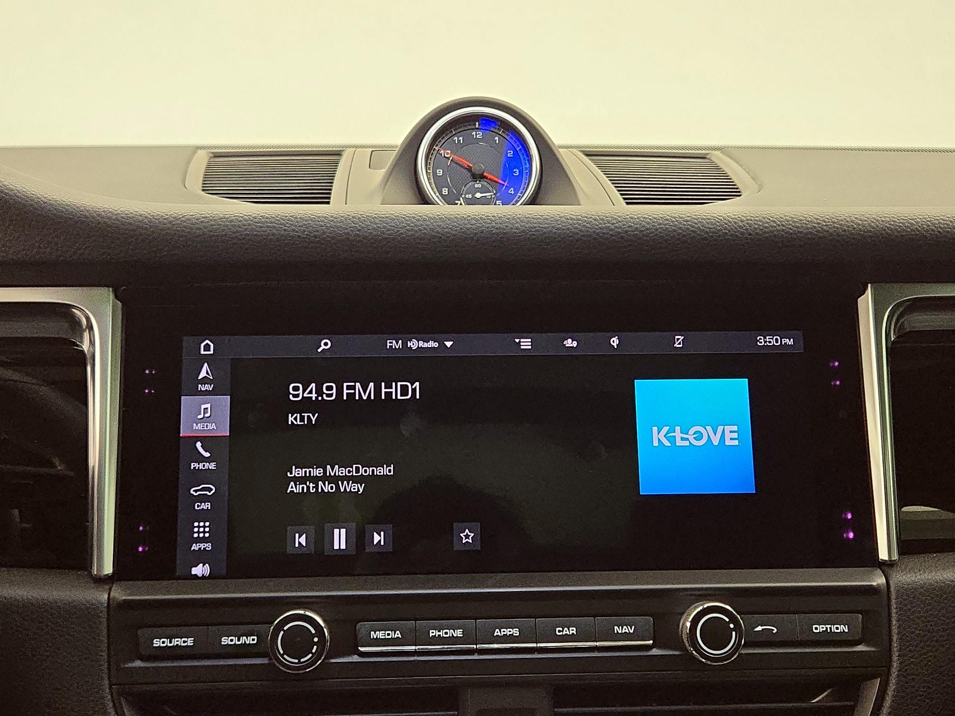 Thumbnail: 2020 Porsche Macan - 16