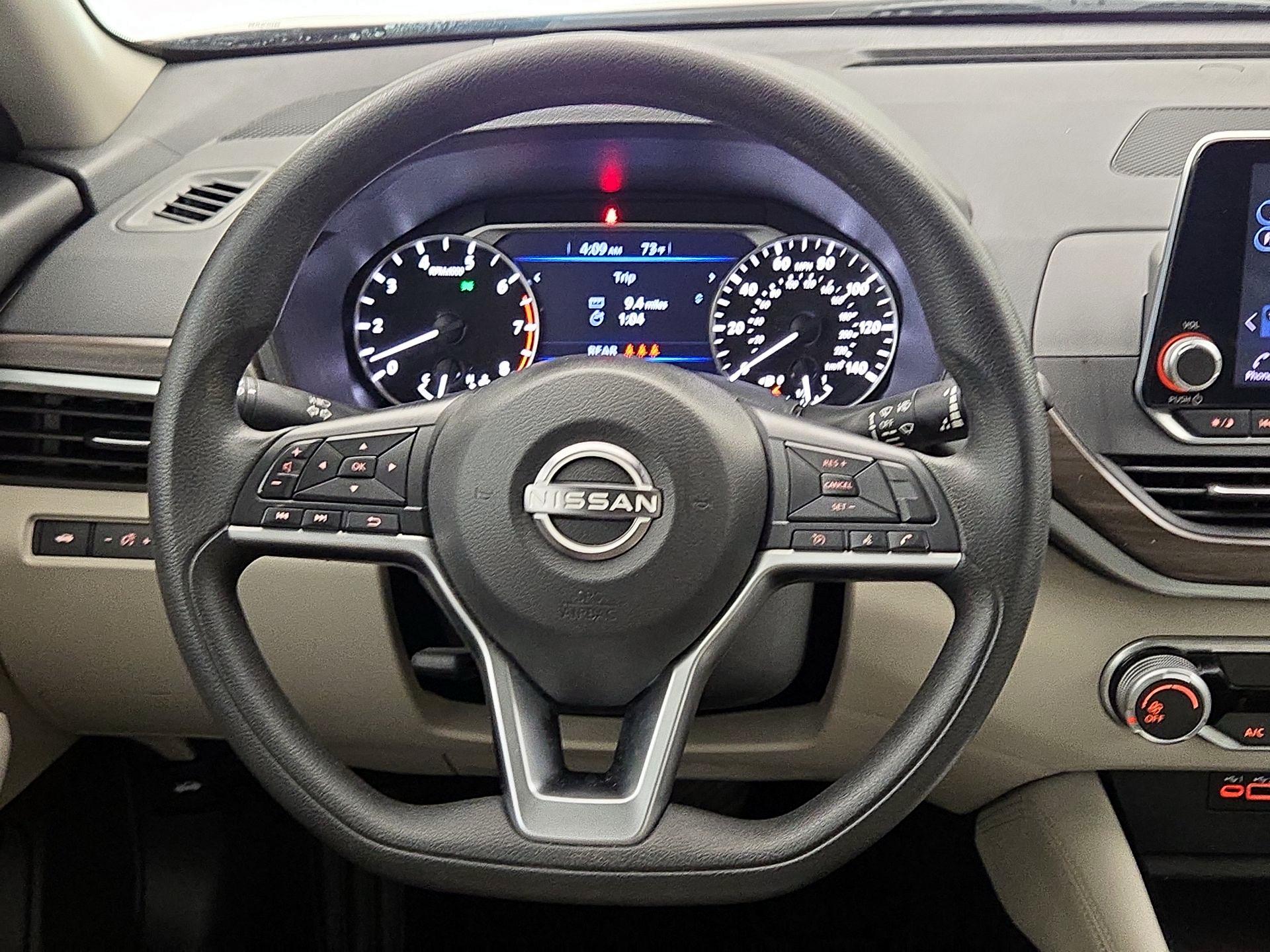 Thumbnail: 2023 Nissan Altima - 10