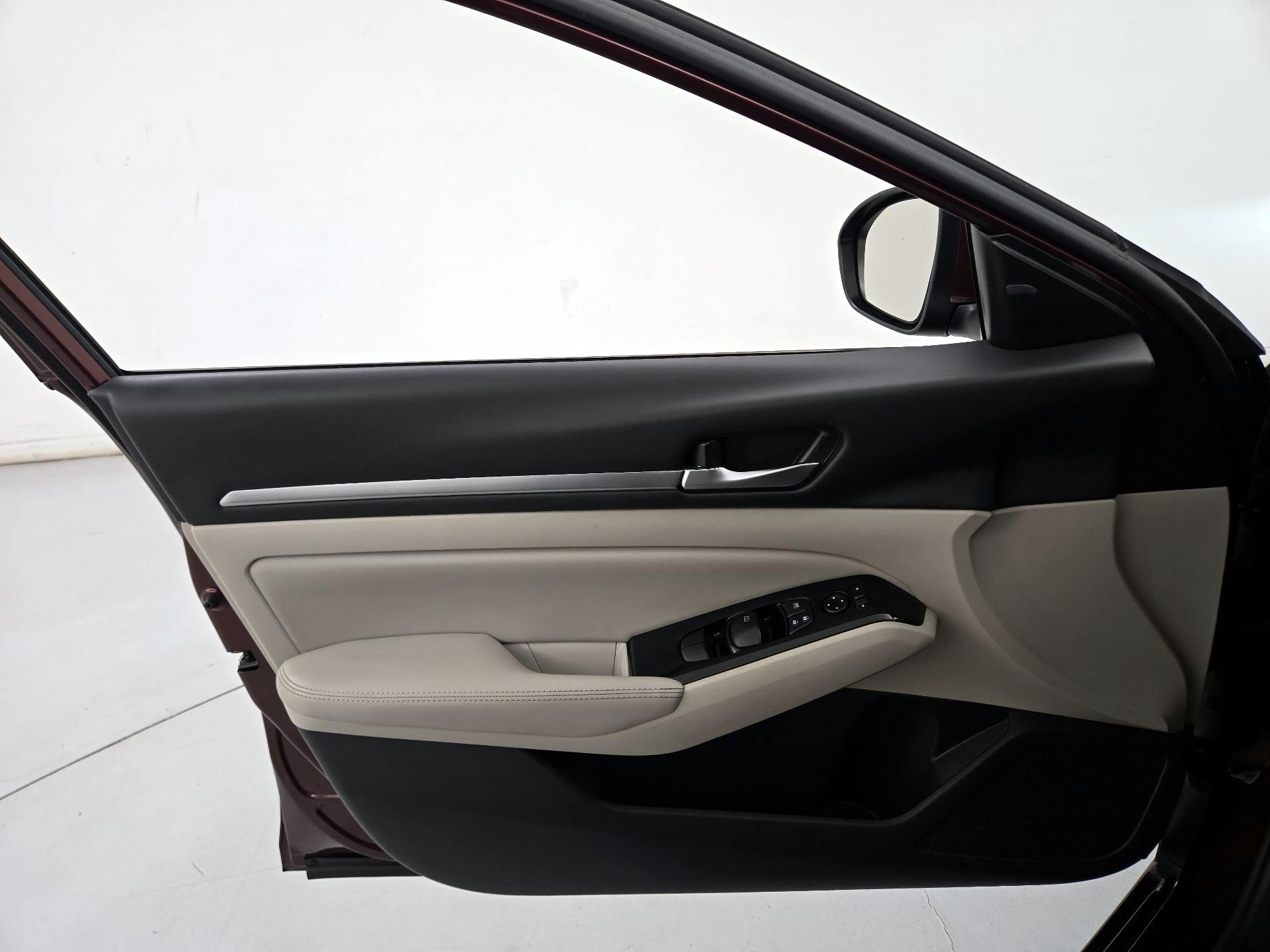 Thumbnail: 2023 Nissan Altima - 12